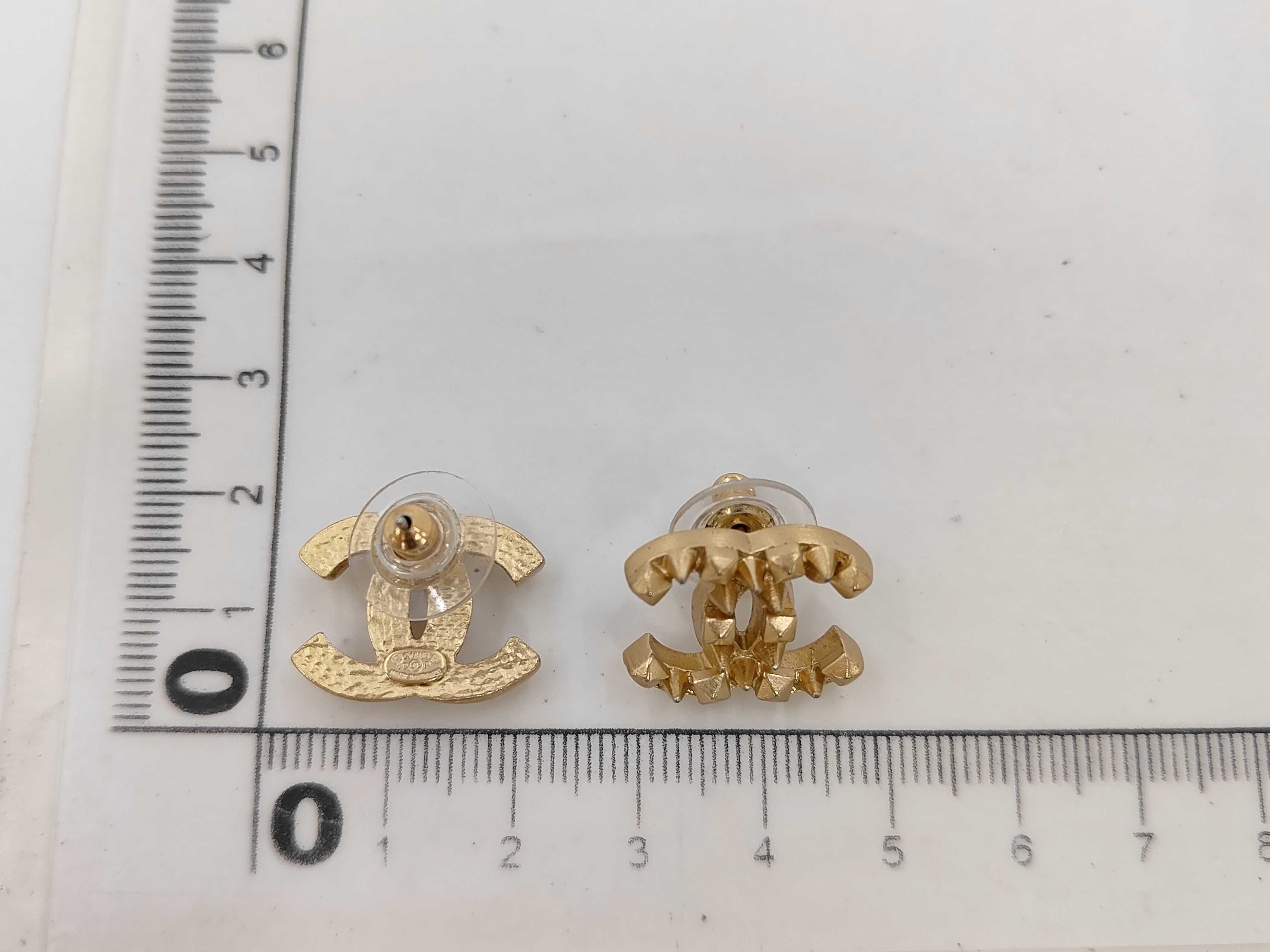 earrings, Coco Mark stud, gold, 03P — view 6