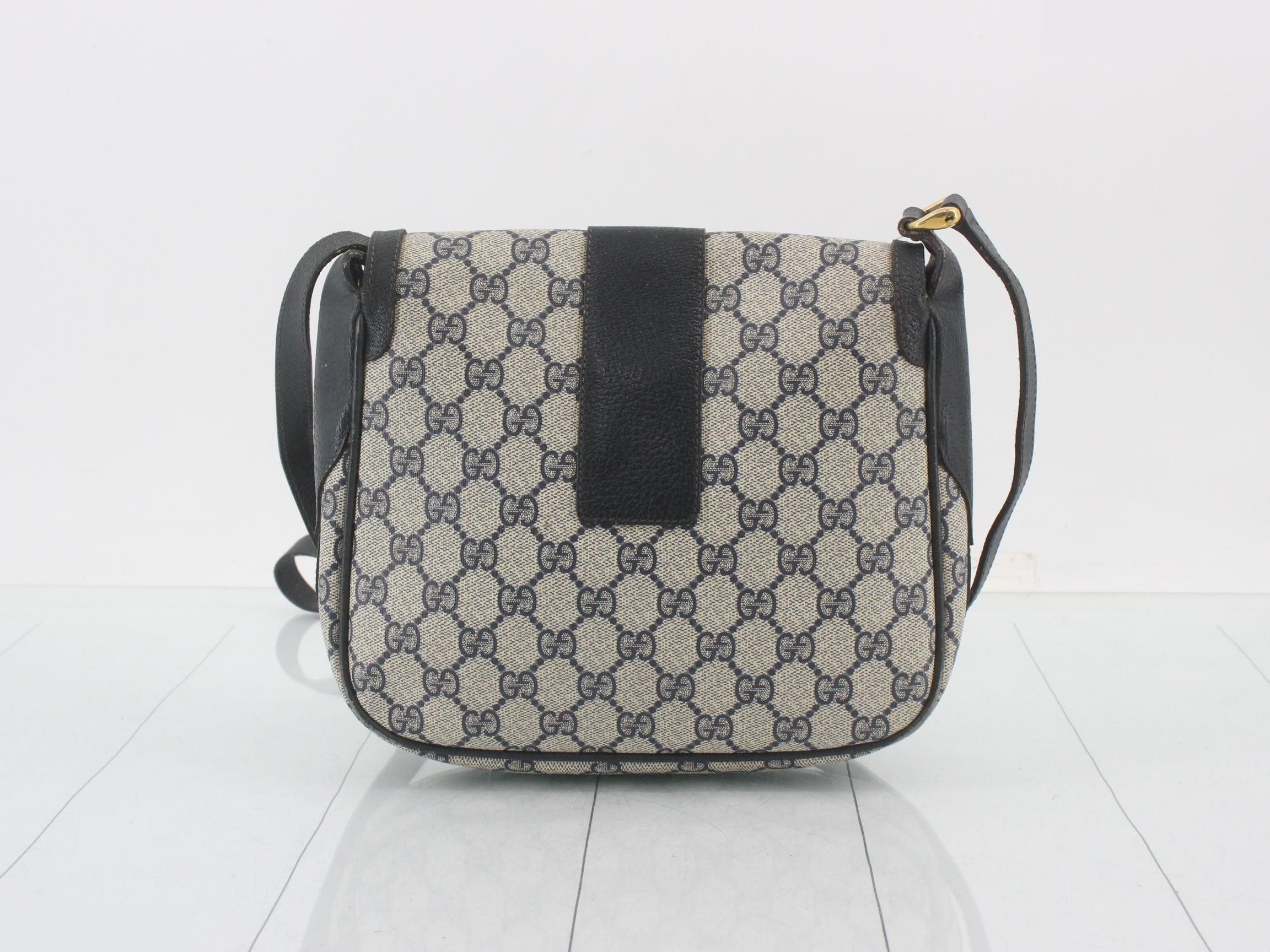 GG Supreme Shoulder Bag — view 2