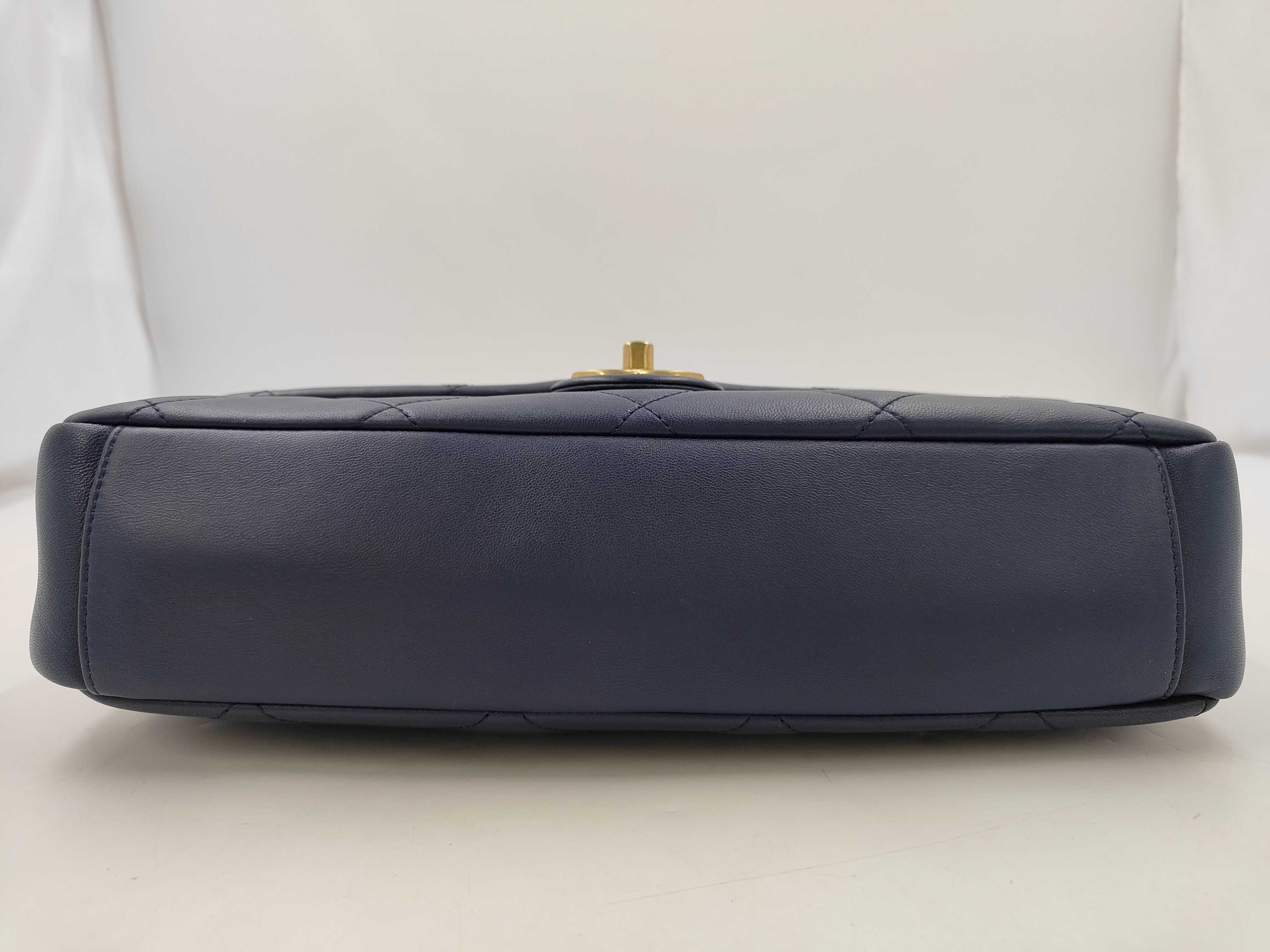 Matelassé Chain Around Gold Hardware 2-way Handbag/Shoulder Bag AS4166 (Serial Number 29) — view 3