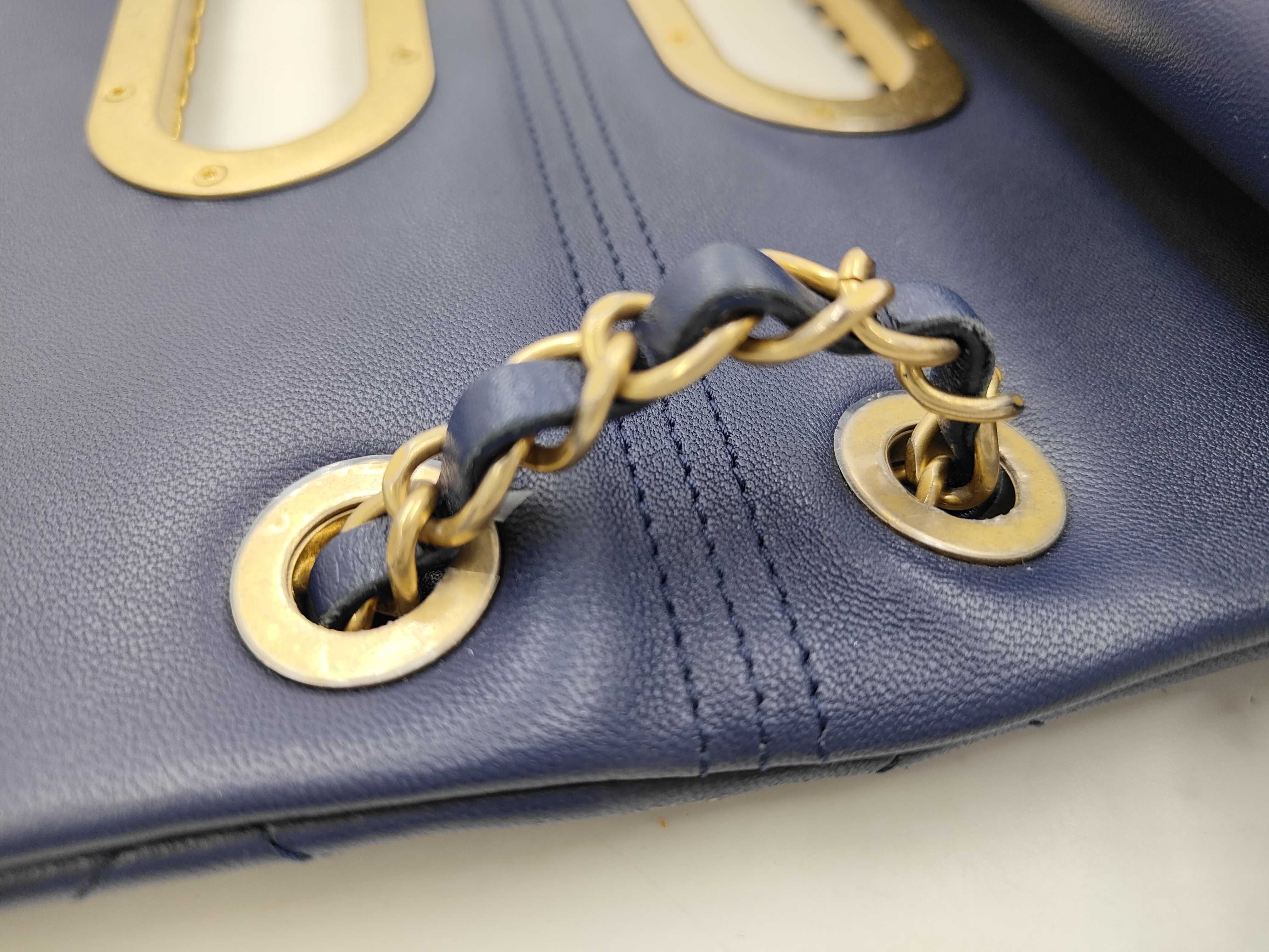 Matelassé Chain Around Gold Hardware 2-way Handbag/Shoulder Bag AS4166 (Serial Number 29) — view 9