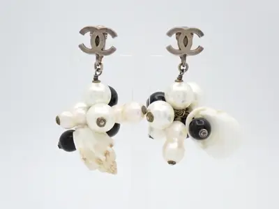 Coco Mark Seashell Pearl Swing