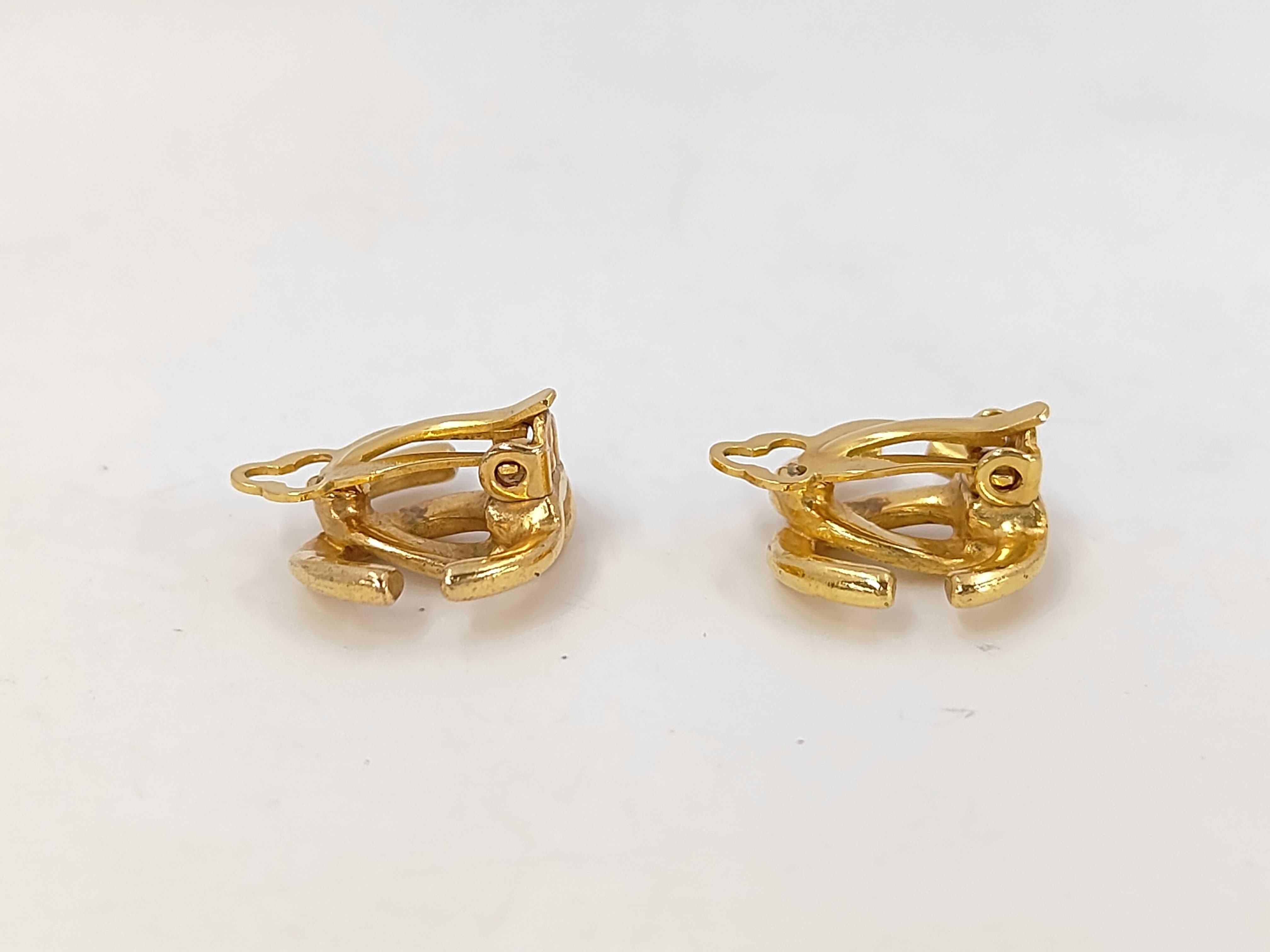 GP here mark 01P earrings — view 2