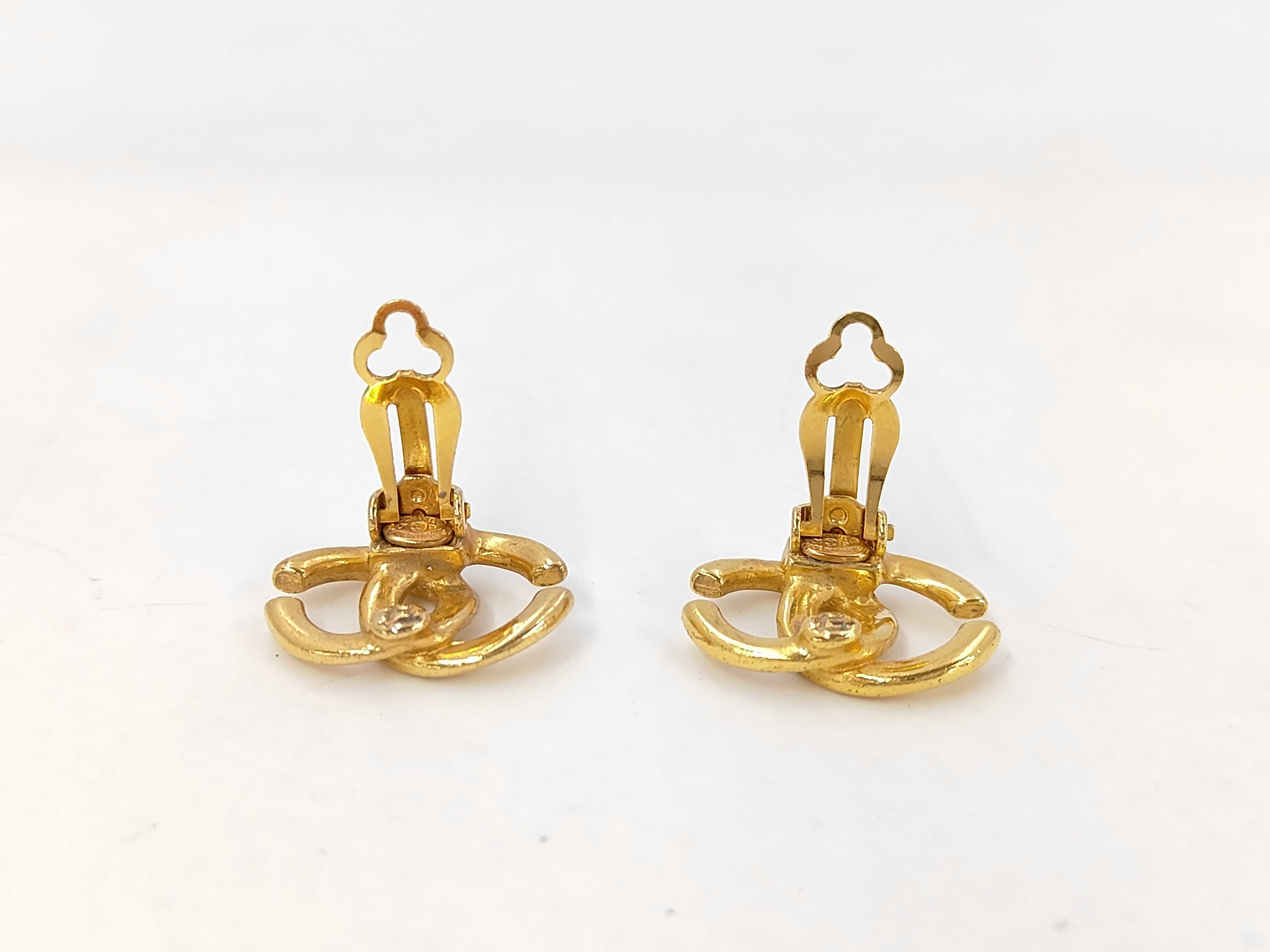 GP here mark 01P earrings — view 4