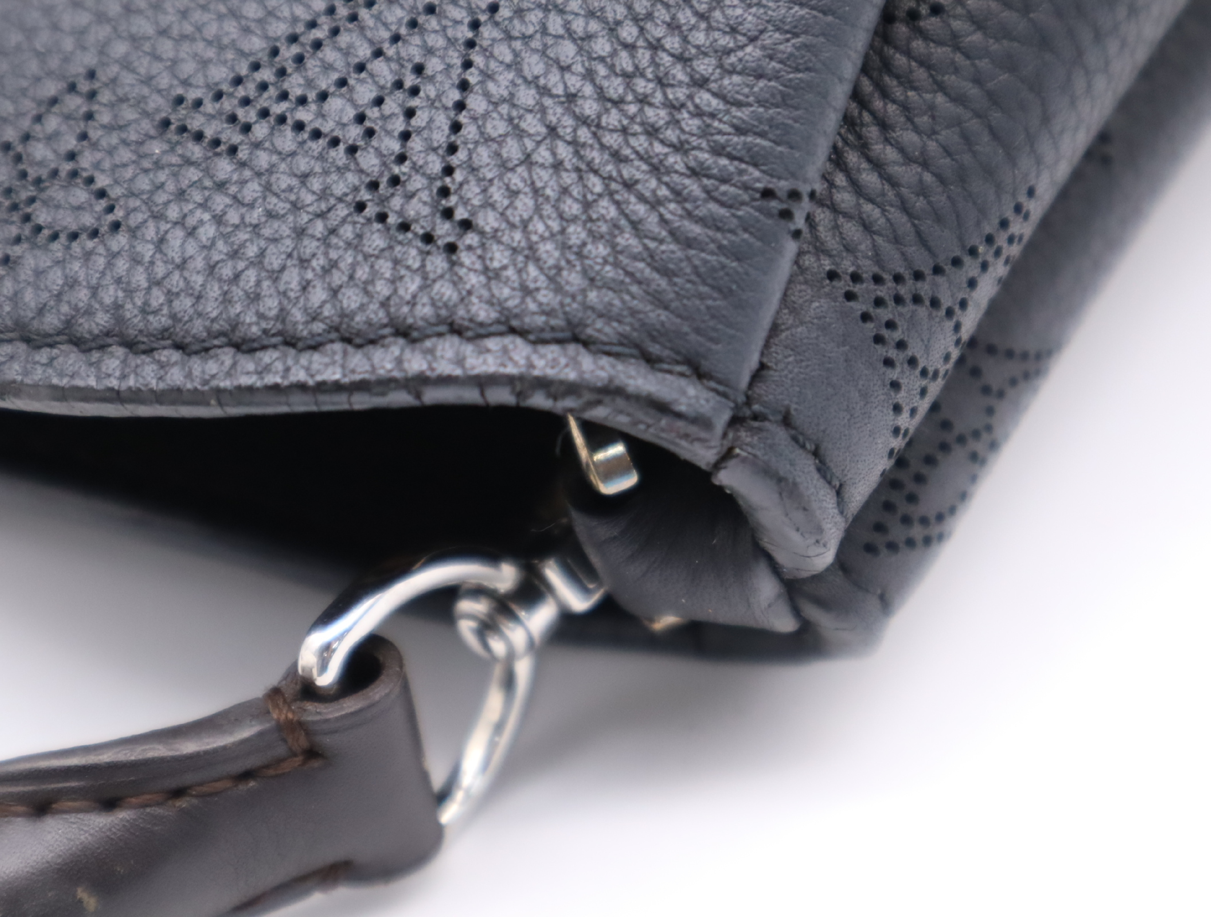 M50031 Mahina Babylon PM Handbag — view 9