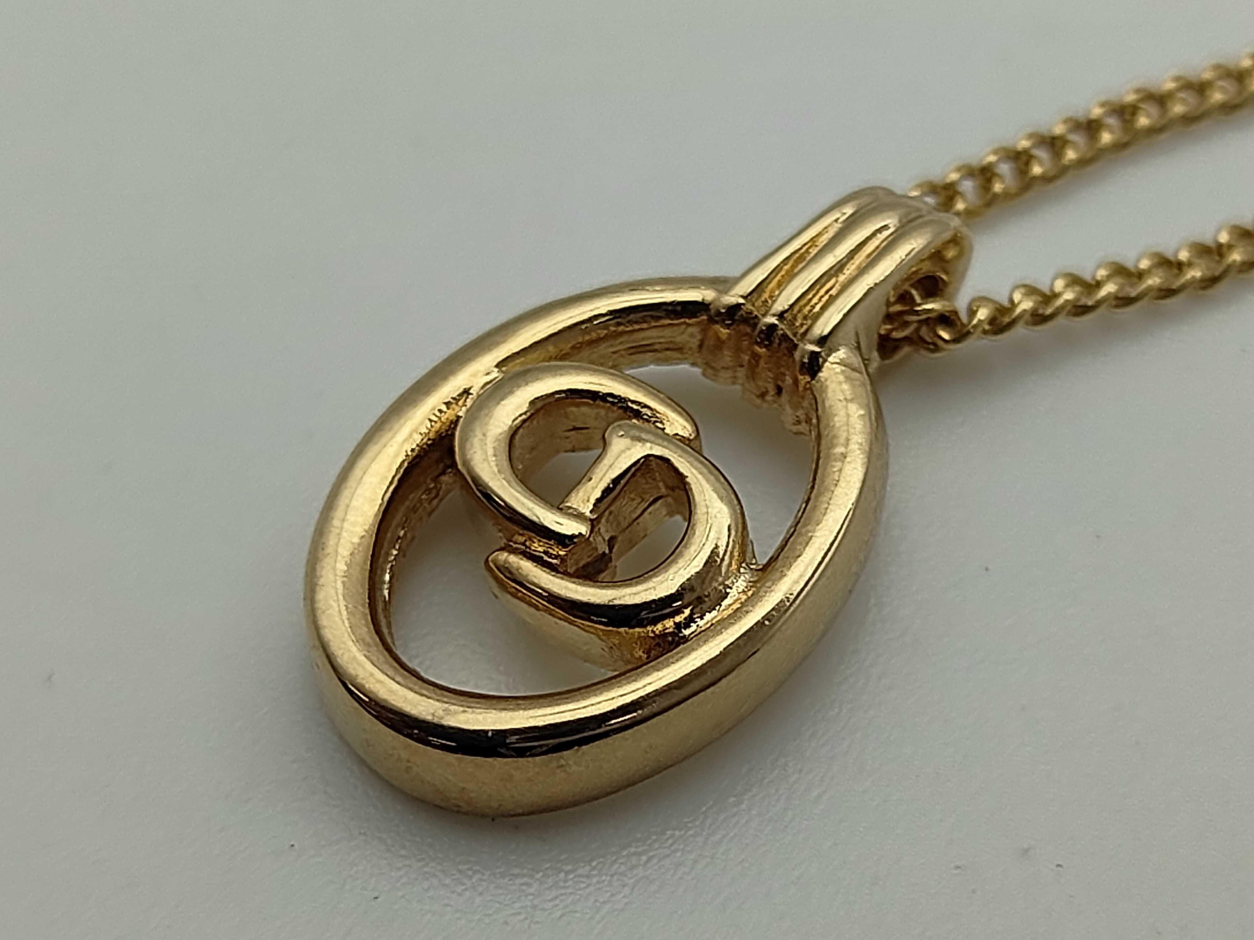 necklace — view 3