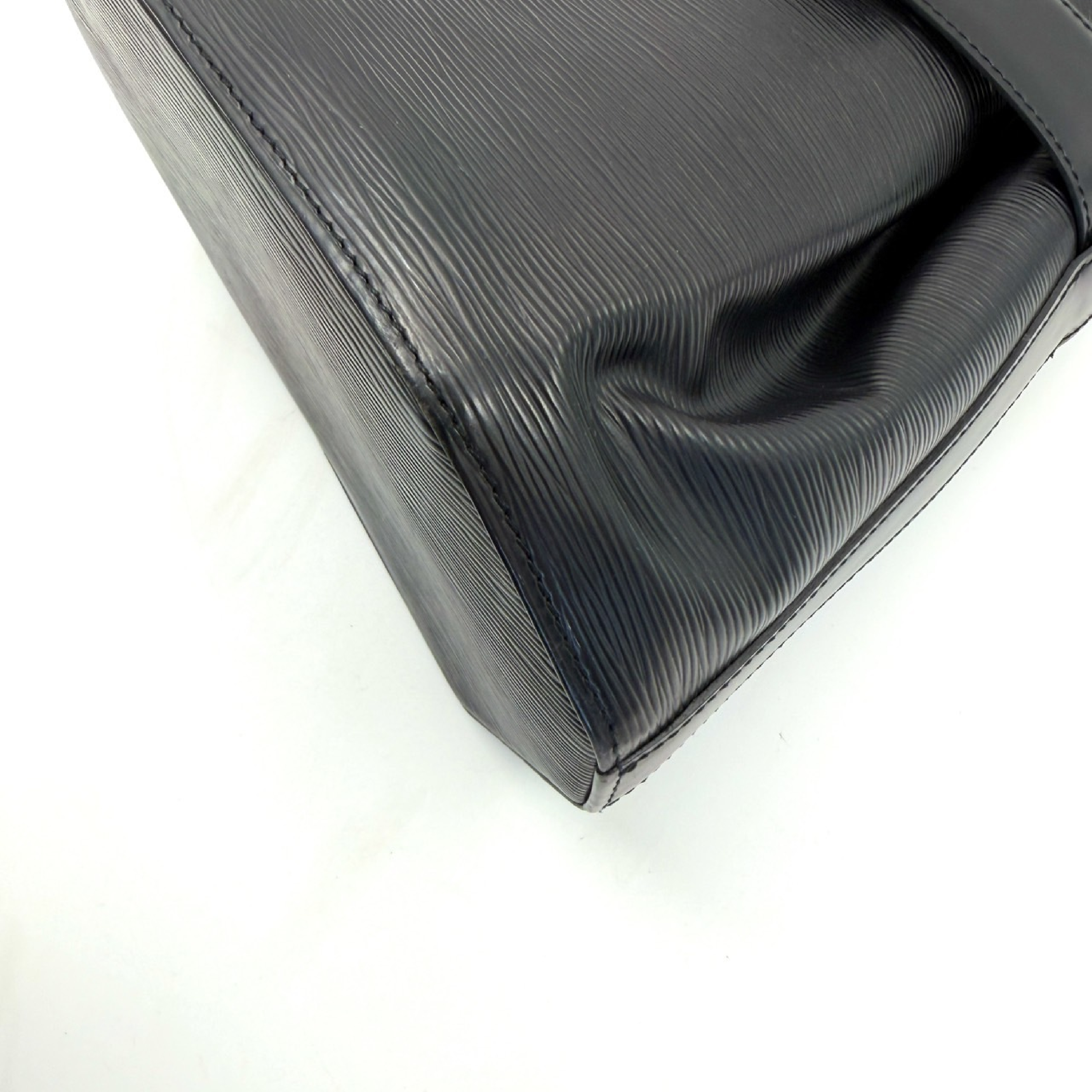 Epi Sac Depaule Black Shoulder Bag — view 4