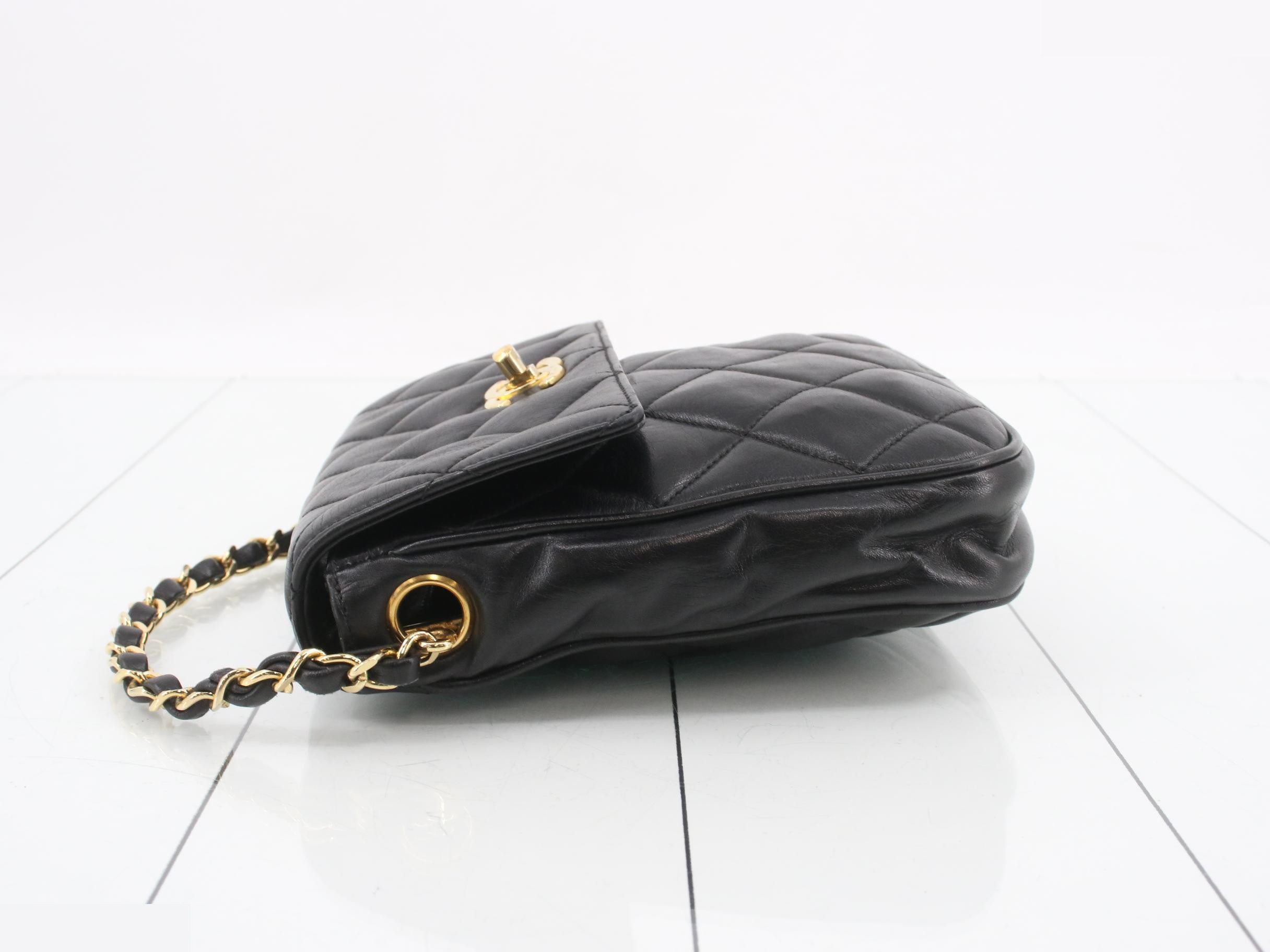 Matelassé Turnlock Chain Shoulder Bag — view 4