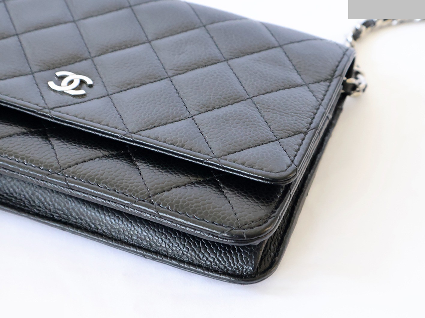 Caviar leather matelassé chain wallet shoulder bag, black — view 4