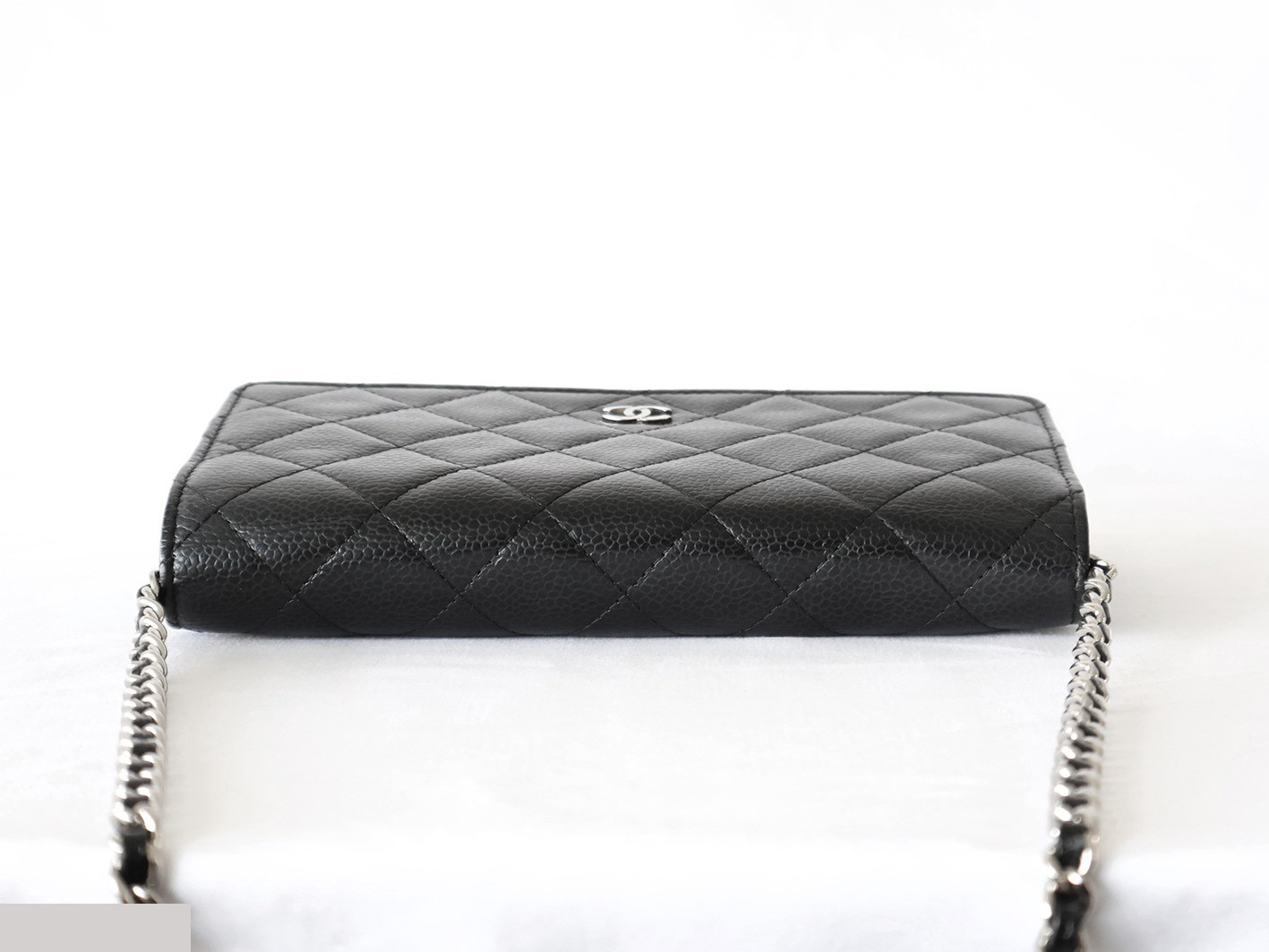 Caviar leather matelassé chain wallet shoulder bag, black — view 7
