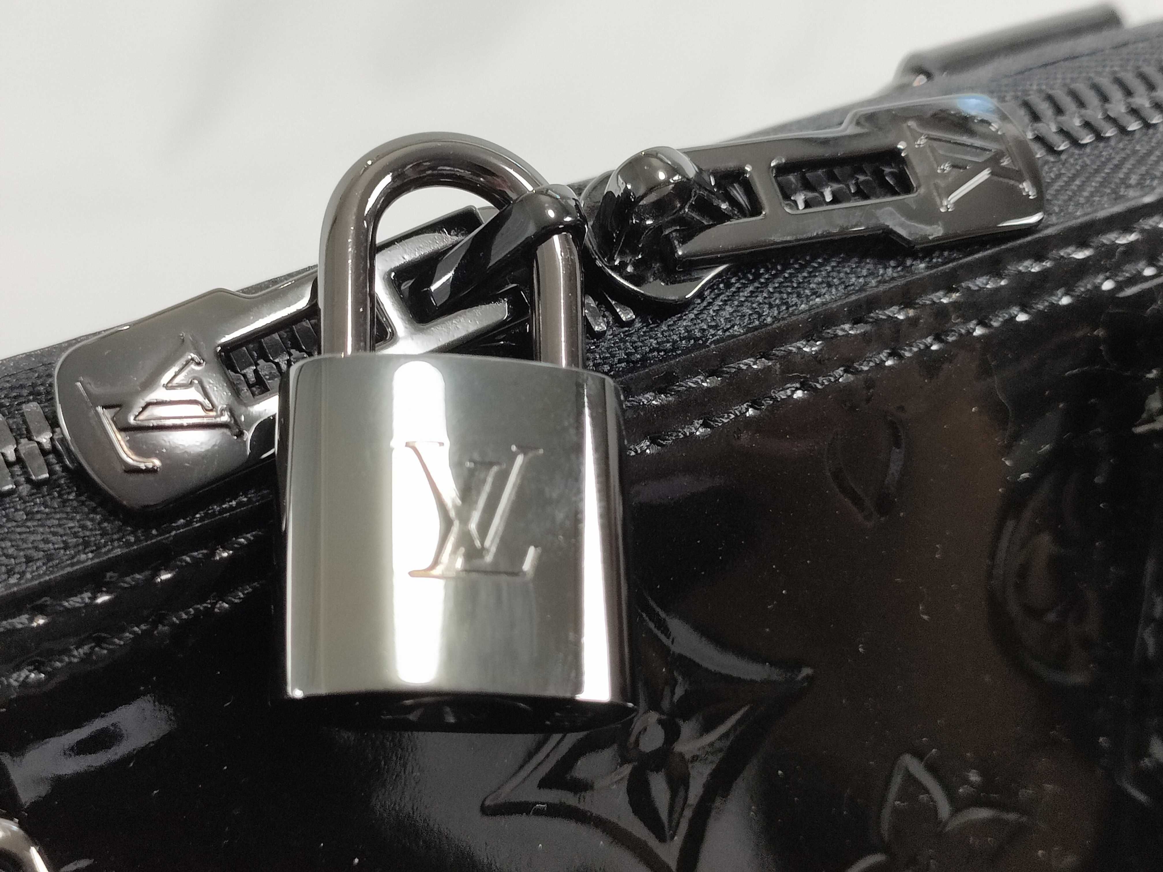 Vernis Alma PM M90185 SN4193 Handbag — view 15