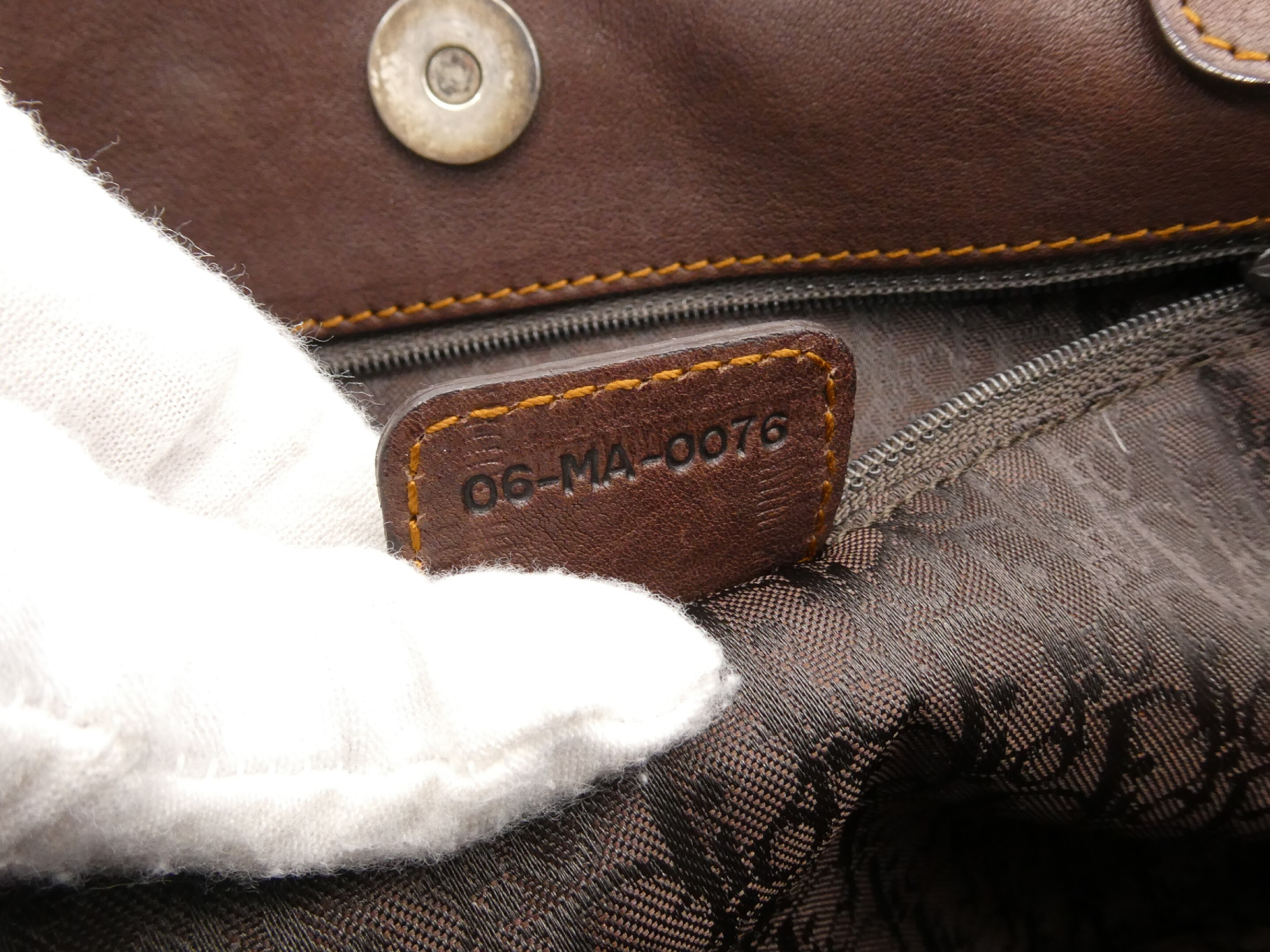 Gaucho Leather Shoulder Bag — view 9