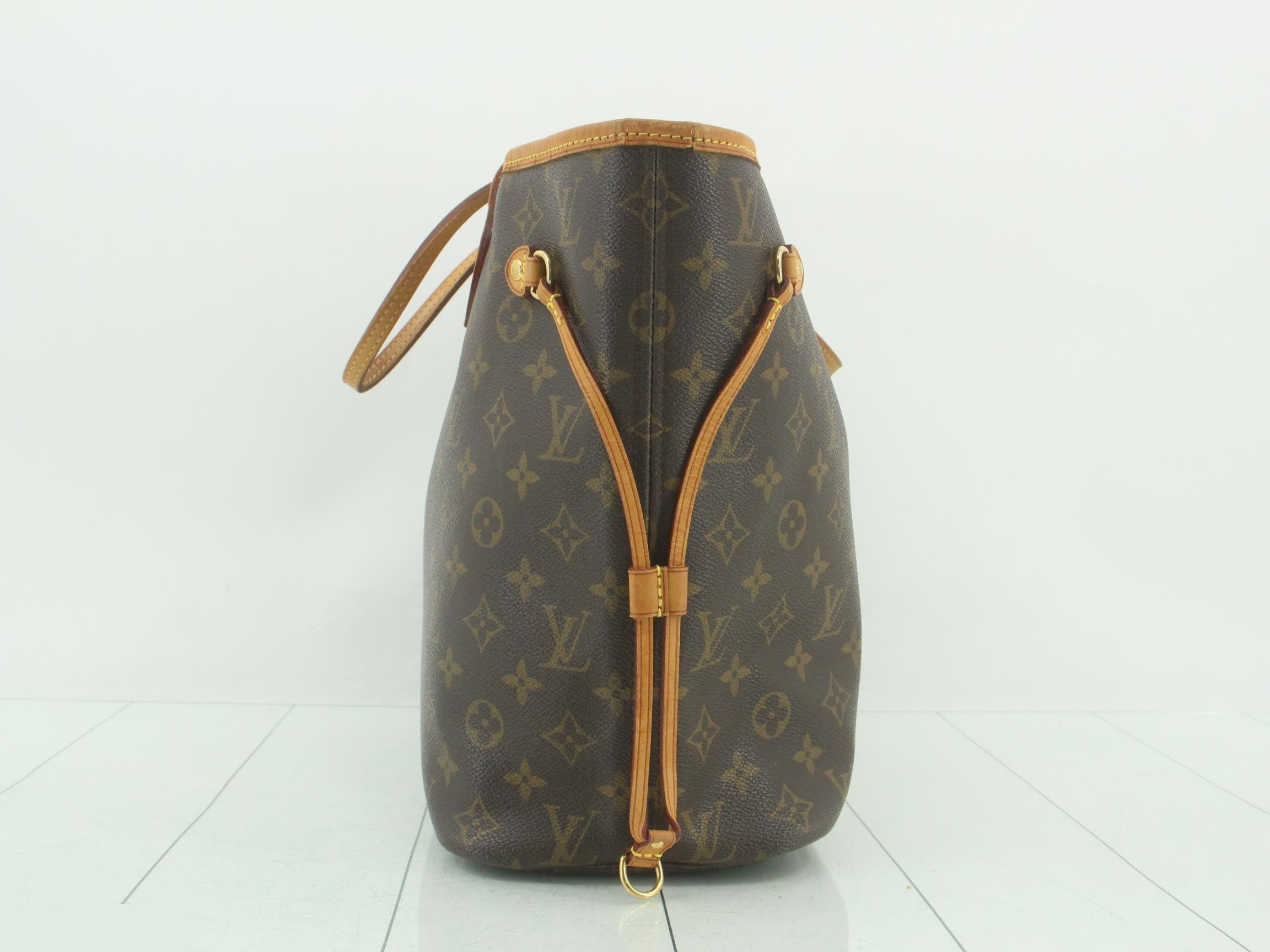 Monogram Neverfull MM with initial engraving — view 4