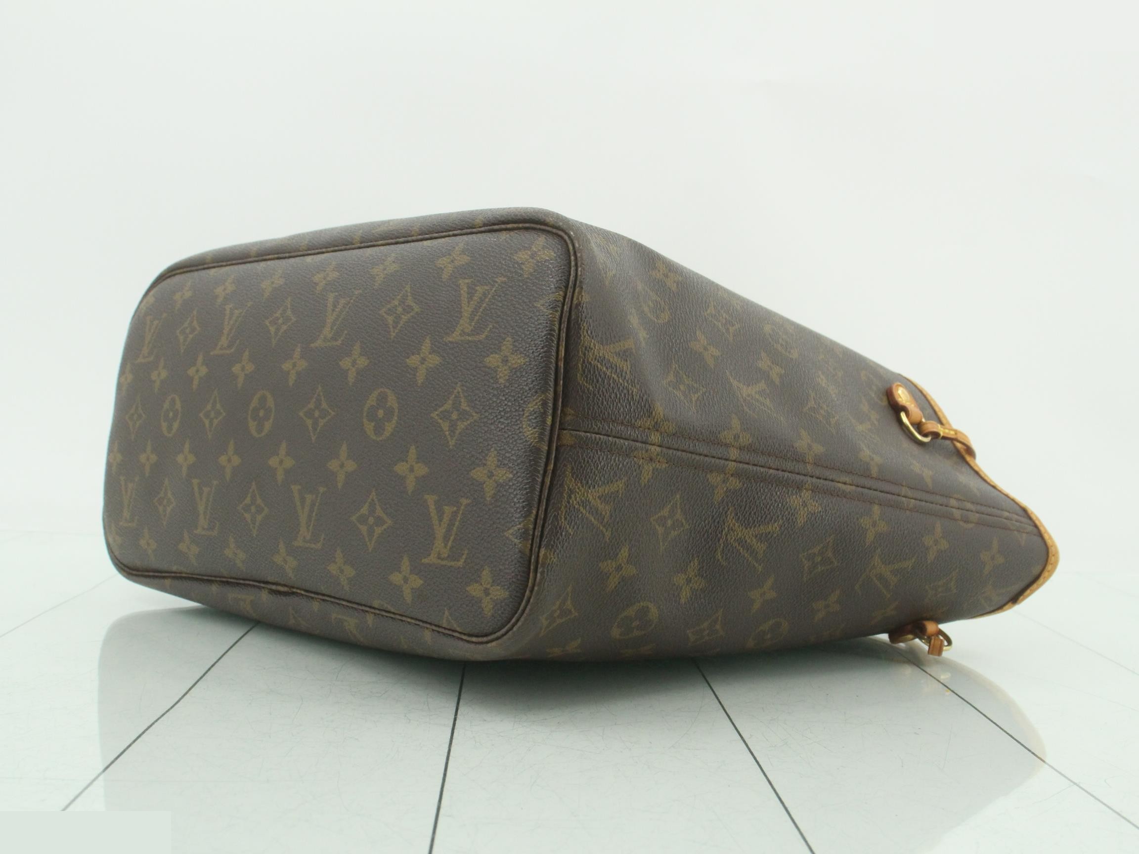 Monogram Neverfull MM with initial engraving — view 6
