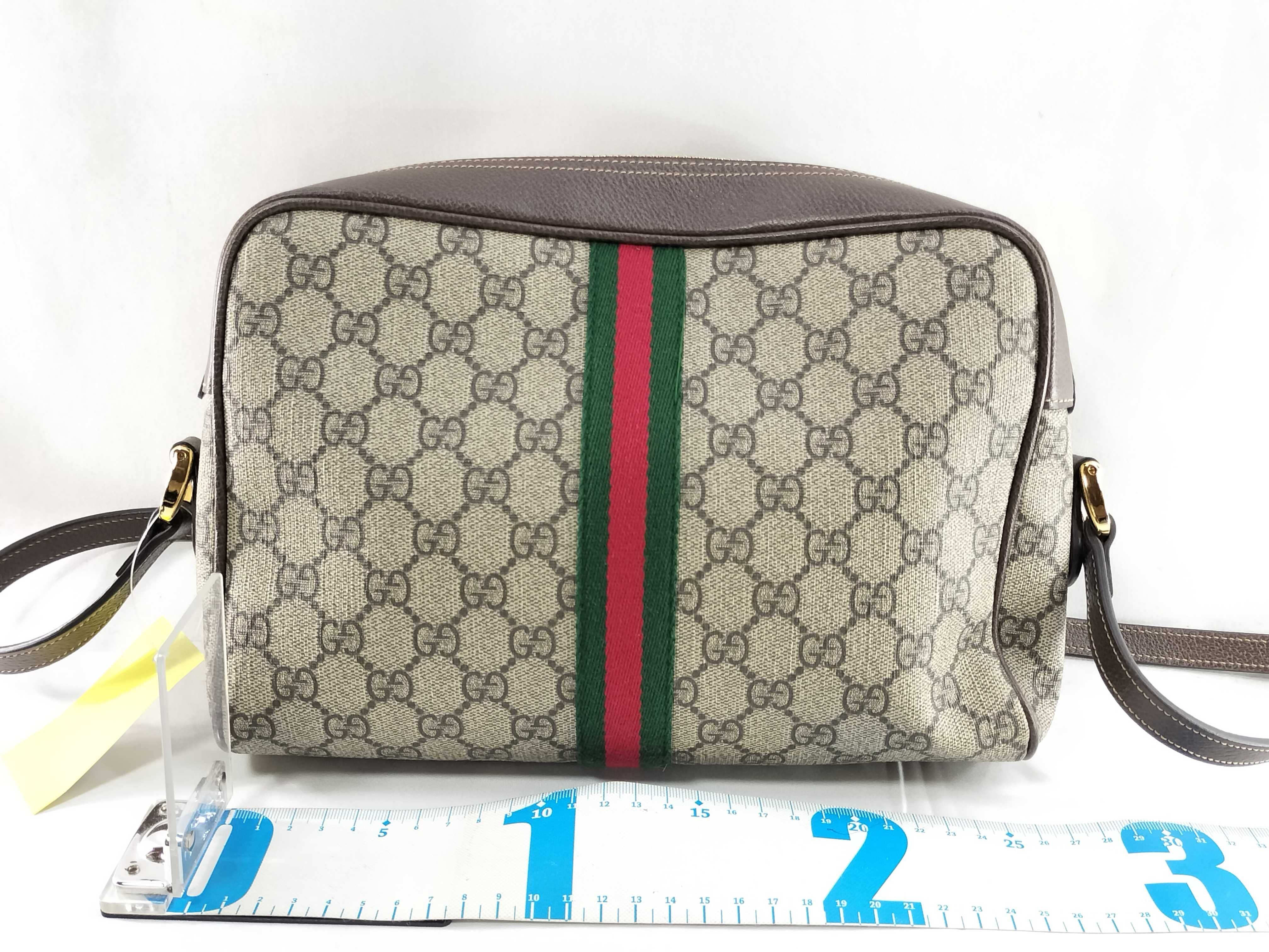 GG Supreme Shoulder Bag — view 2