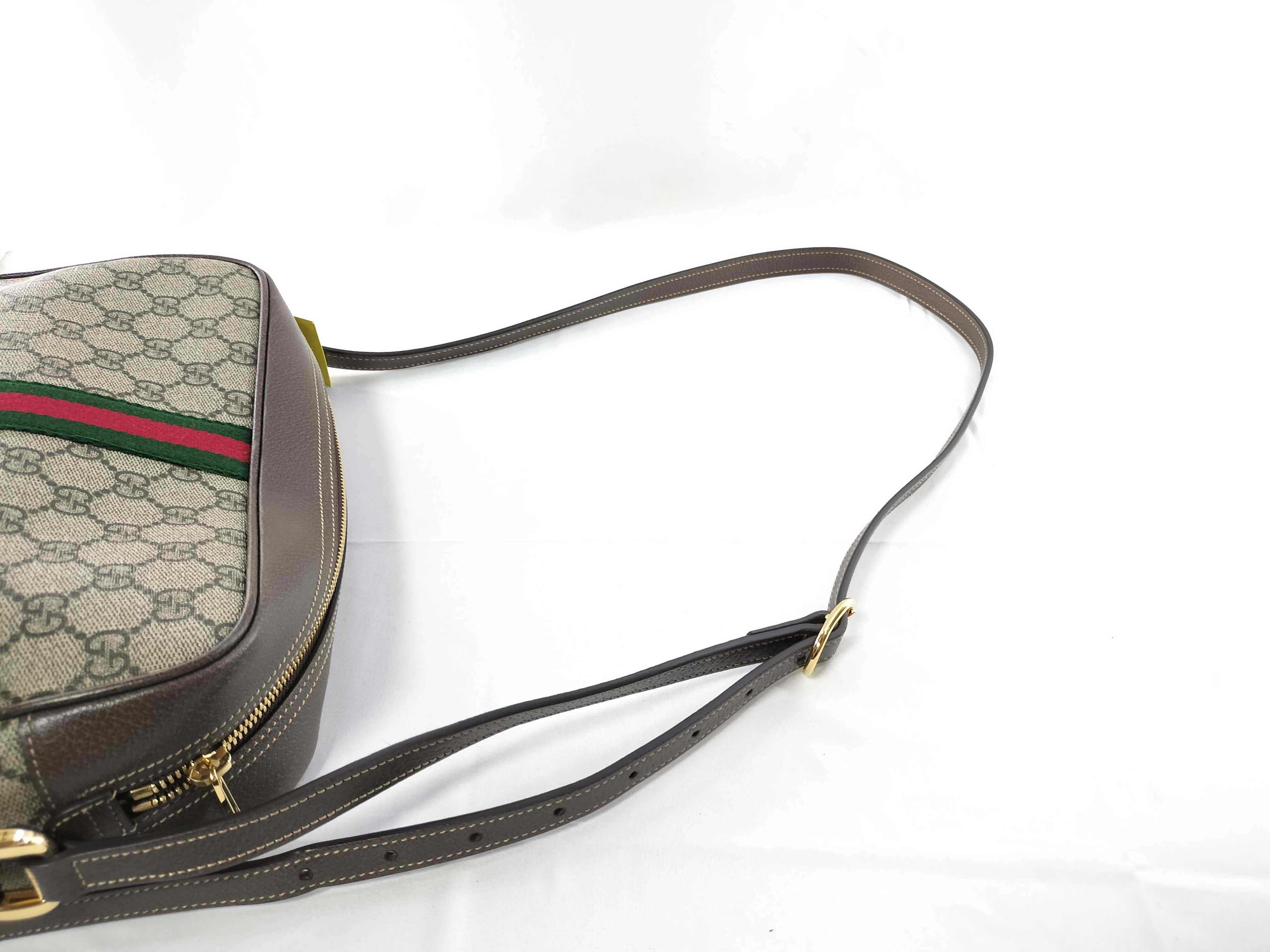 GG Supreme Shoulder Bag — view 3