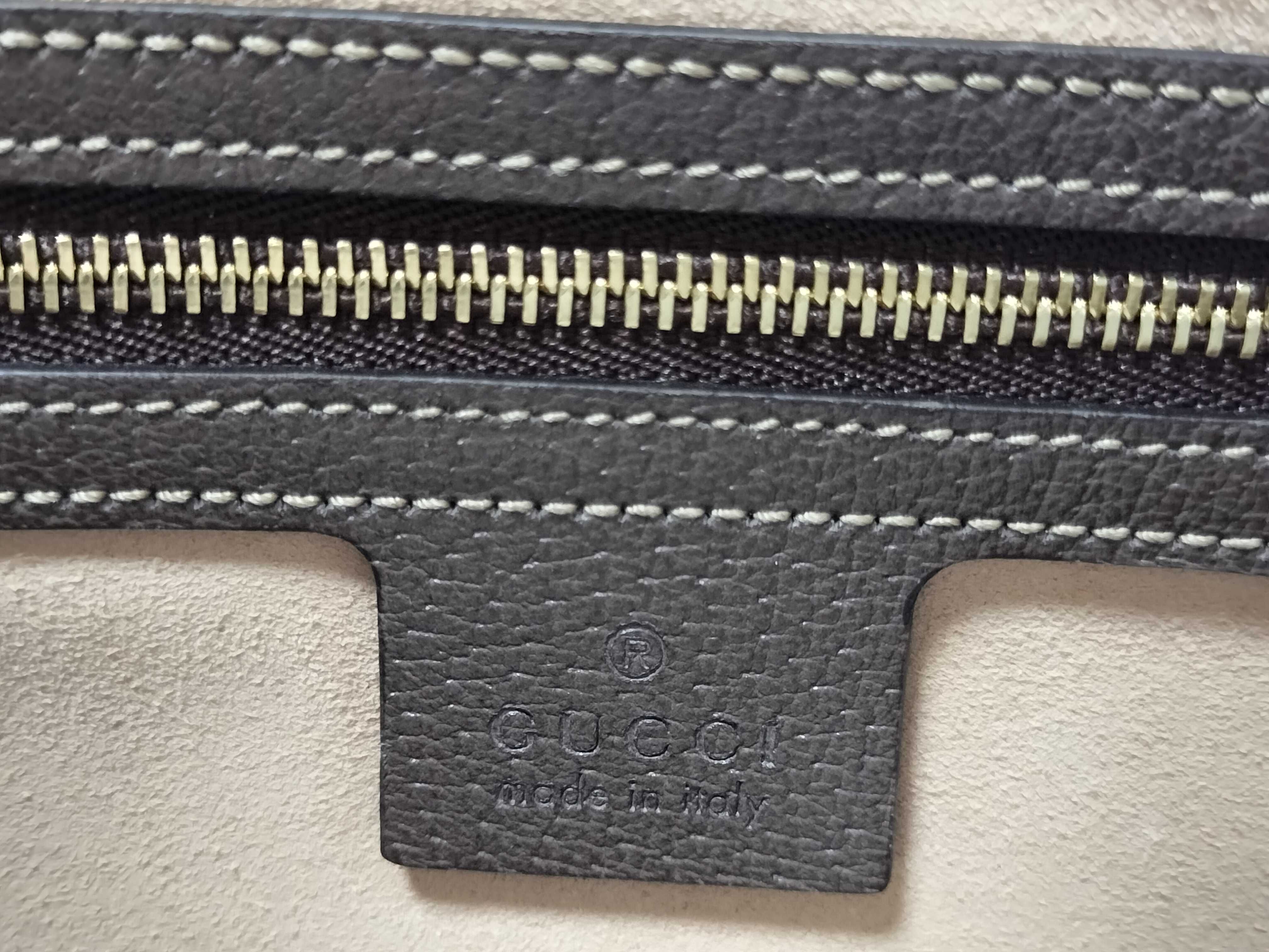 GG Supreme Shoulder Bag — view 10