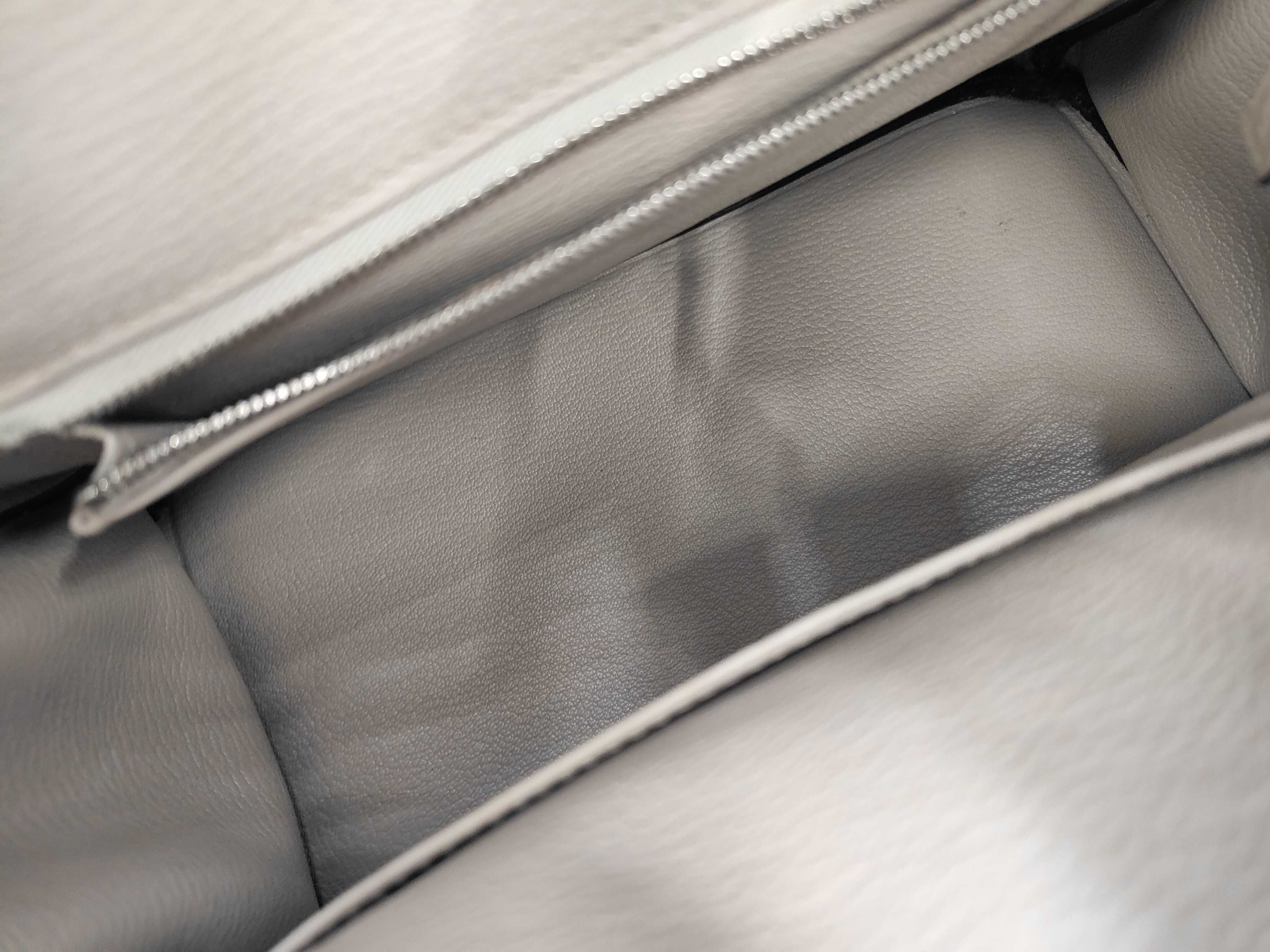Birkin 25 Togo Leather Handbag with Silver Hardware — view 9