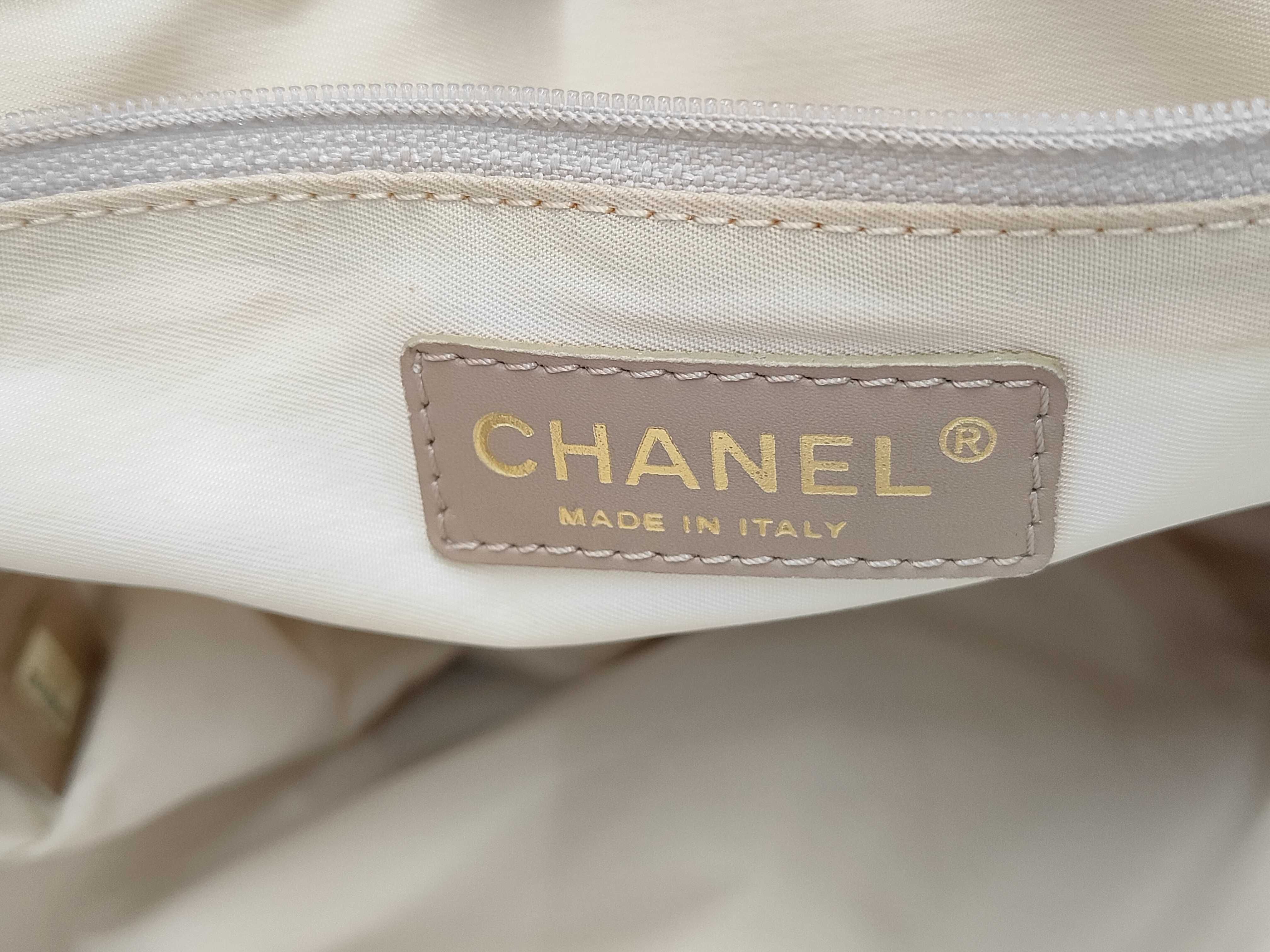 New Travel Line Tote PM, with seal and card, serial number in the 9s, includes dust bag. — view 11