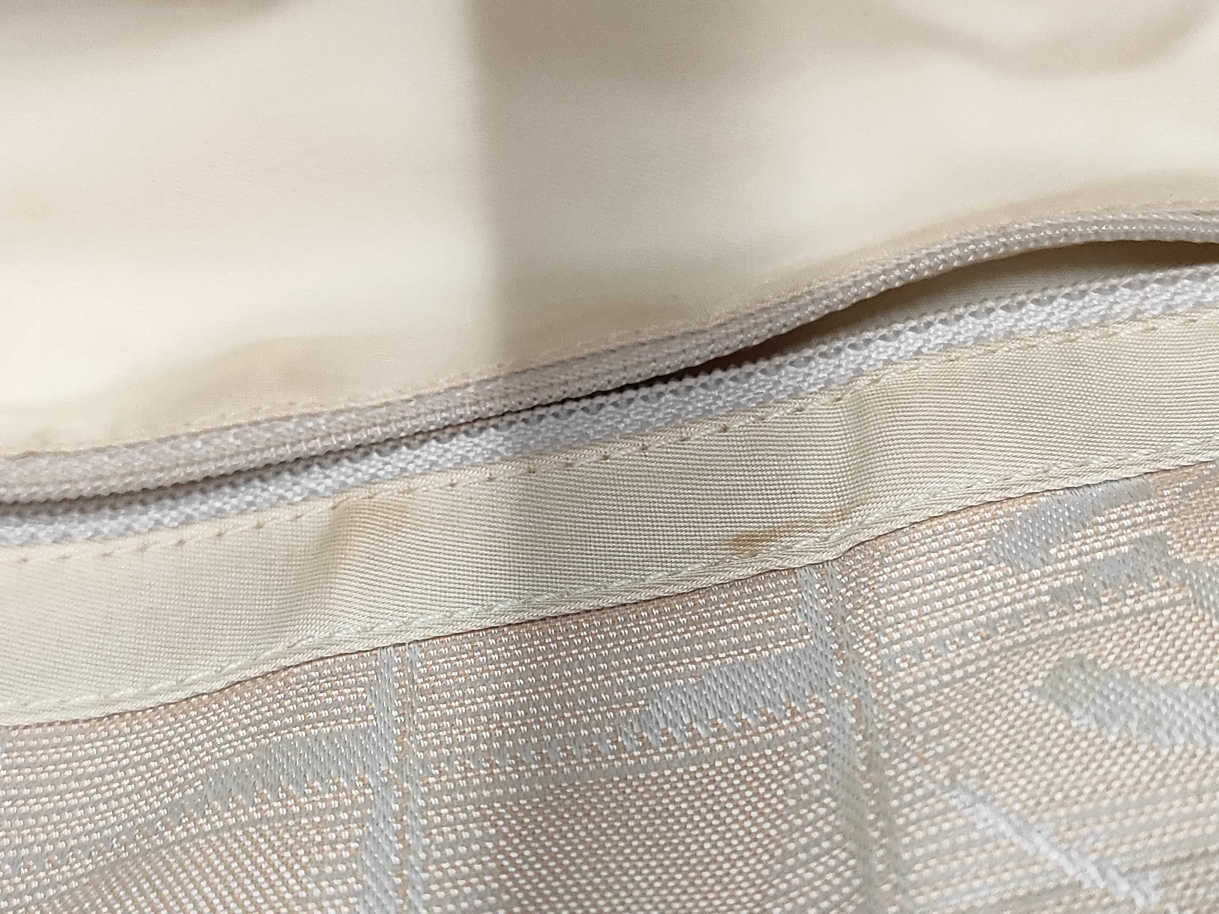 New Travel Line Tote PM, with seal and card, serial number in the 9s, includes dust bag. — view 12