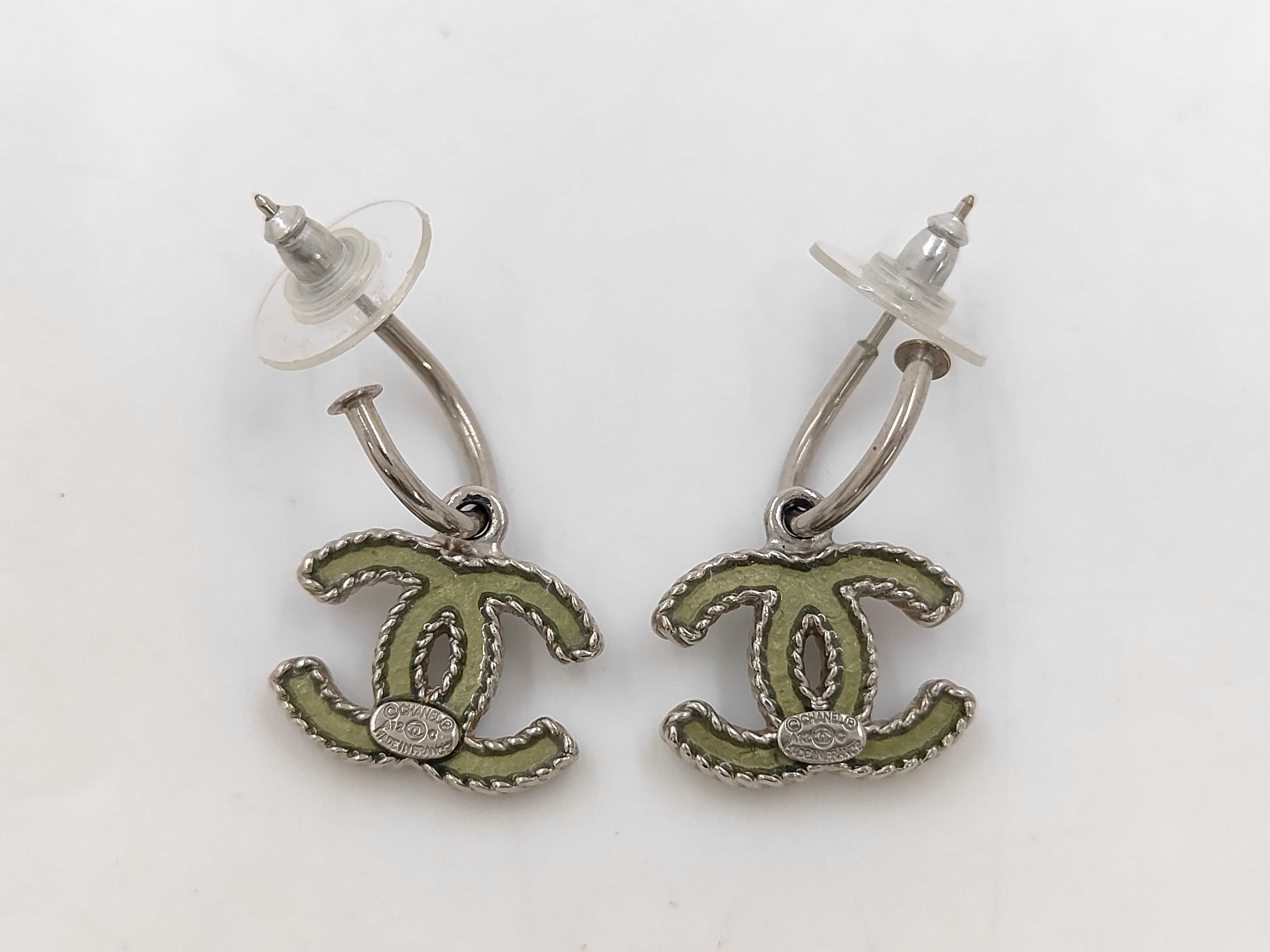 Silver Hardware CC Logo A12C Earrings — view 2