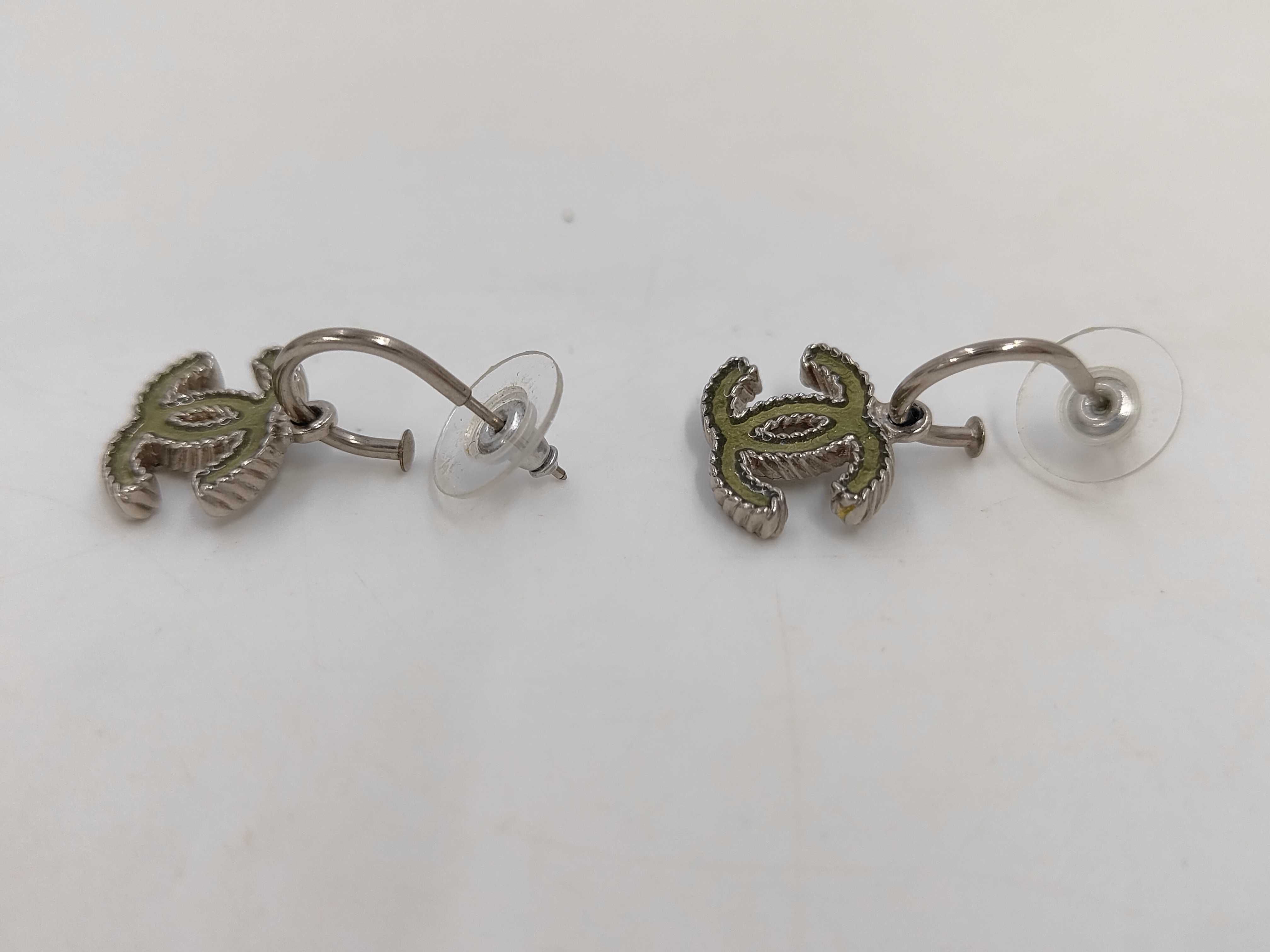 Silver Hardware CC Logo A12C Earrings — view 3