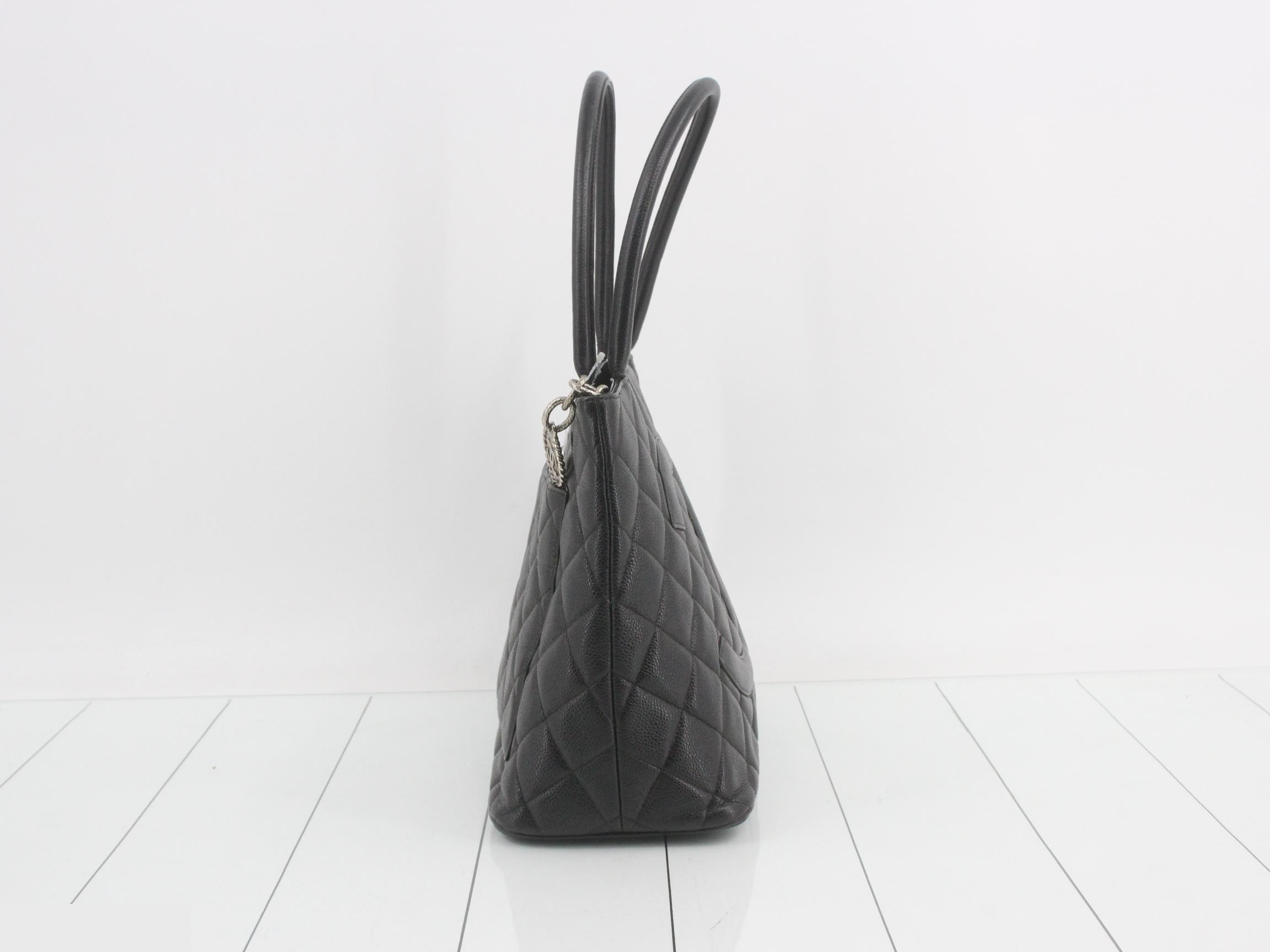 Caviar skin handbag — view 4