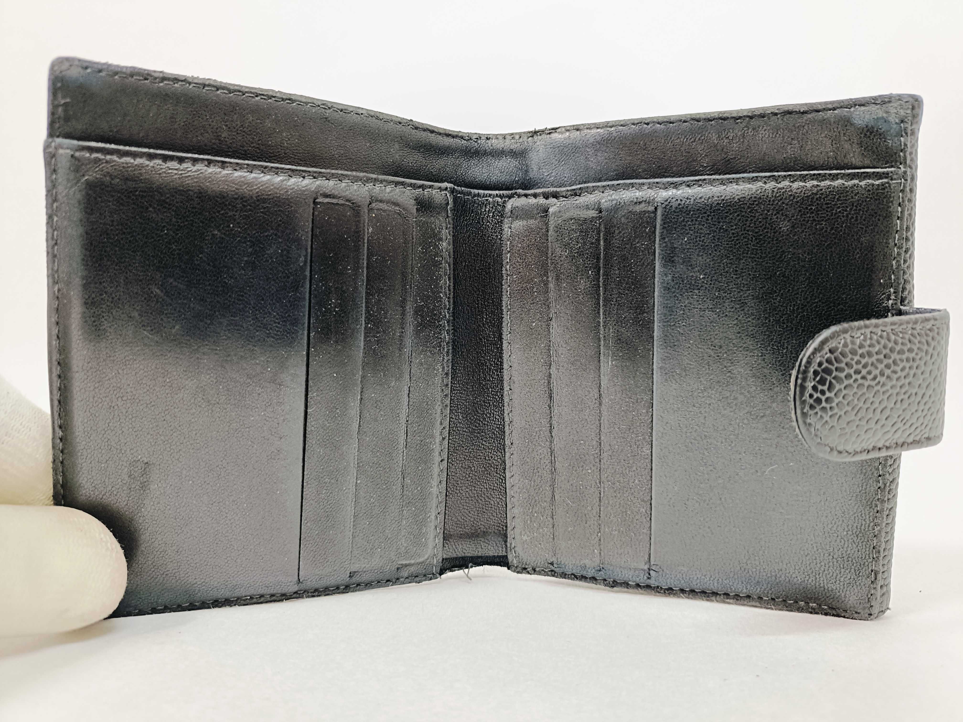 Caviar Skin Coco Mark/Black Wallet — view 11