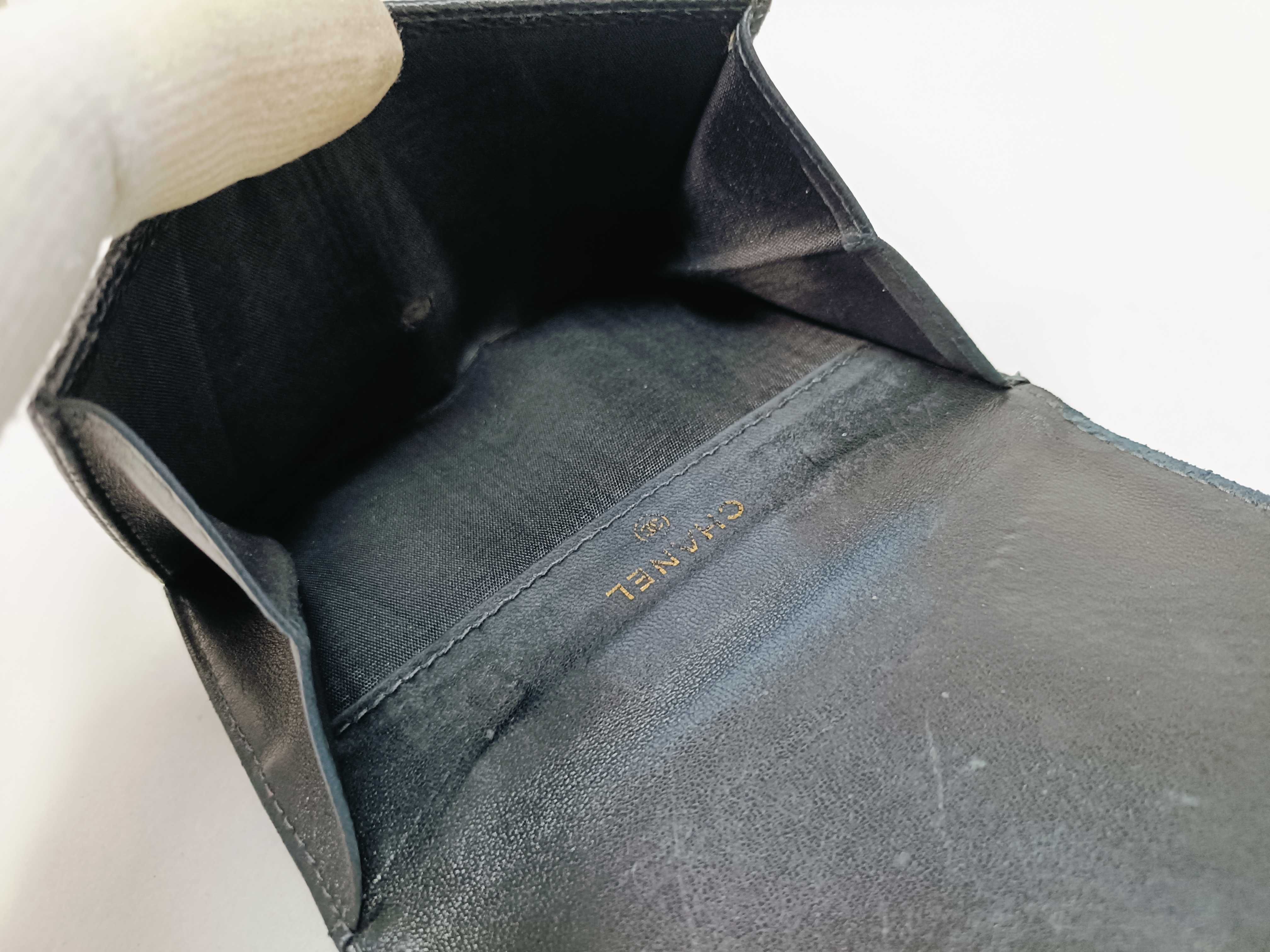 Caviar Skin Coco Mark/Black Wallet — view 9
