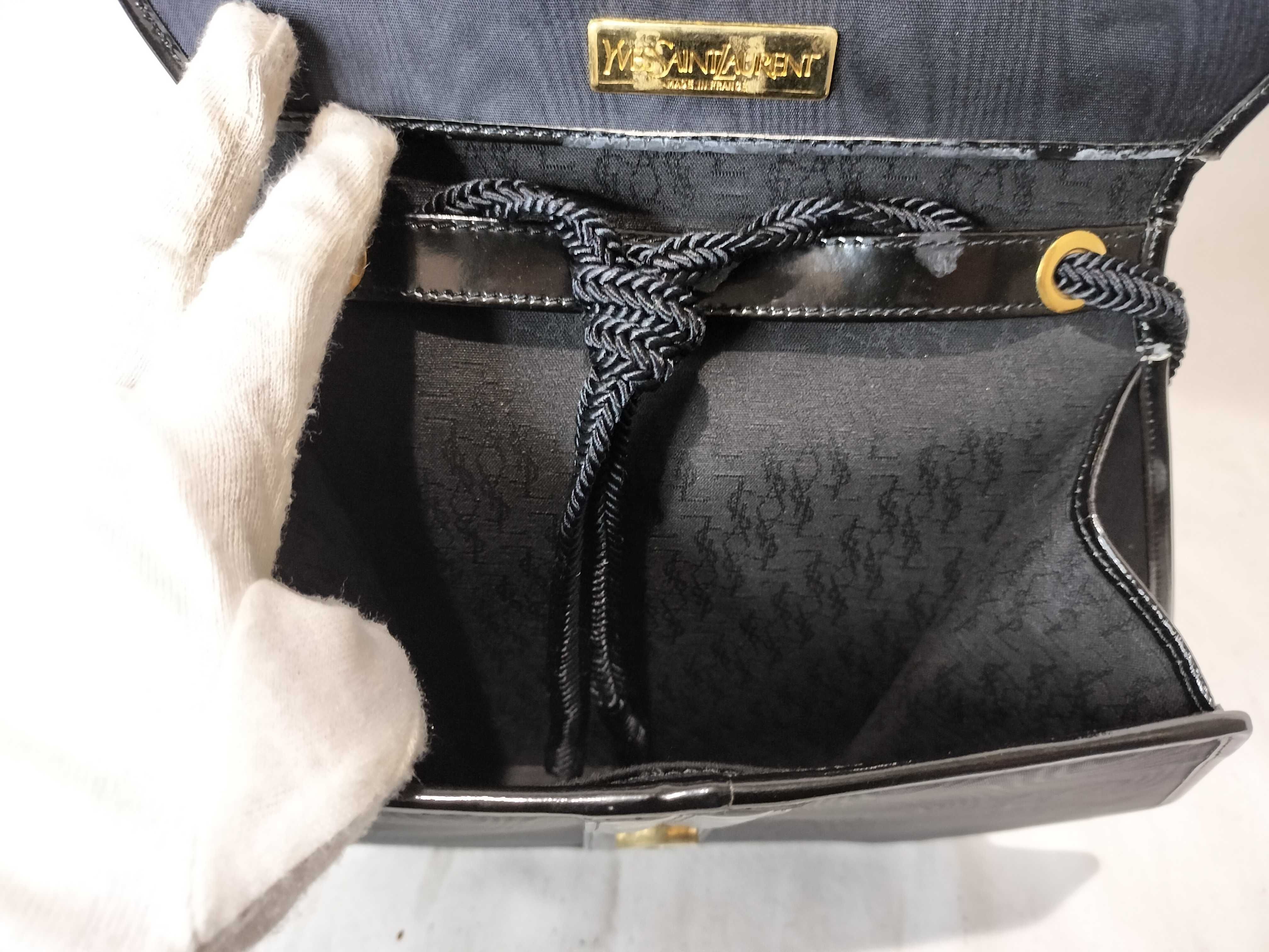 handbag with surface deterioration — view 10