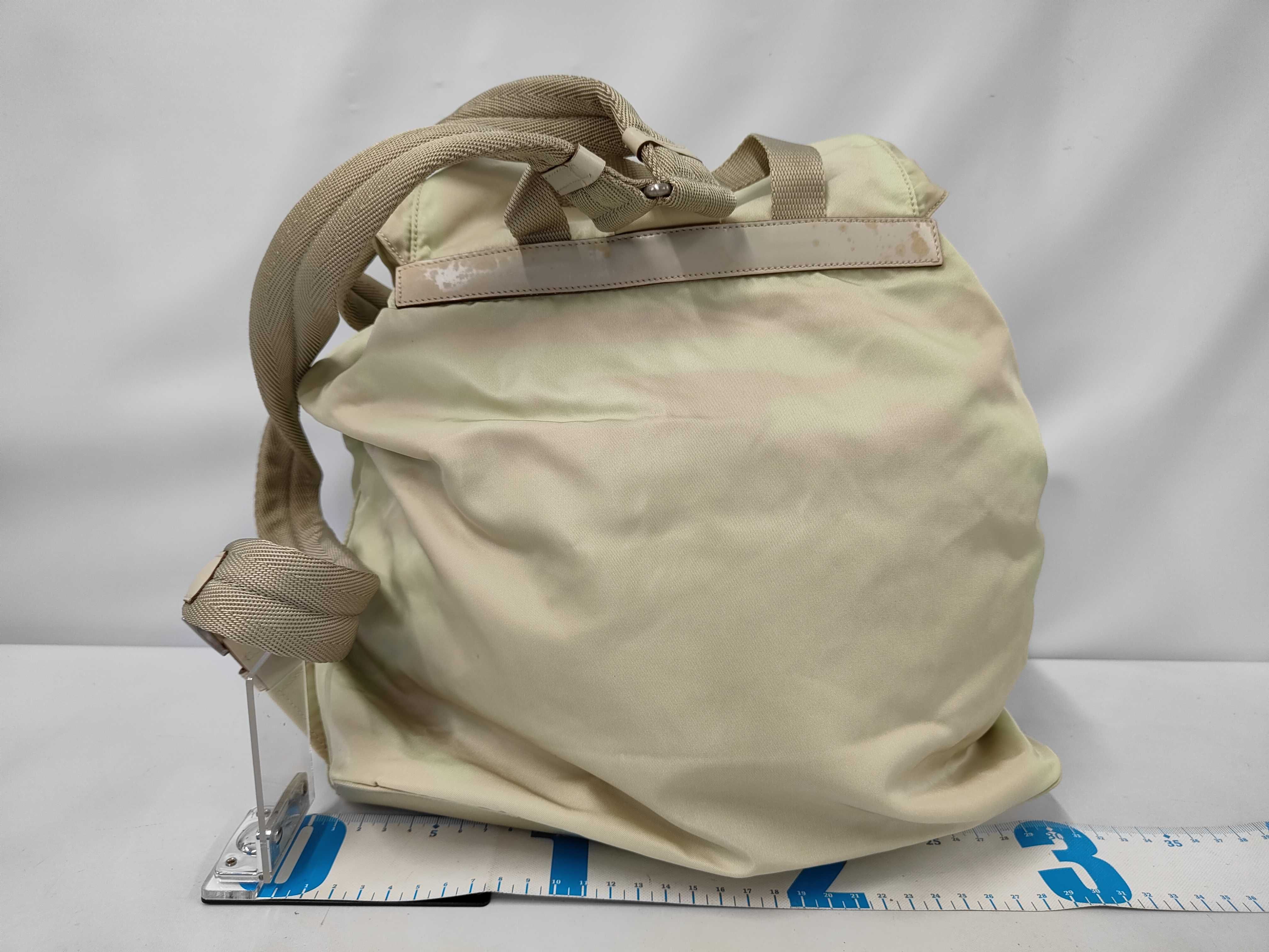 B2811 Nylon Backpack, Lime Green, with Guarantee Card. — view 2