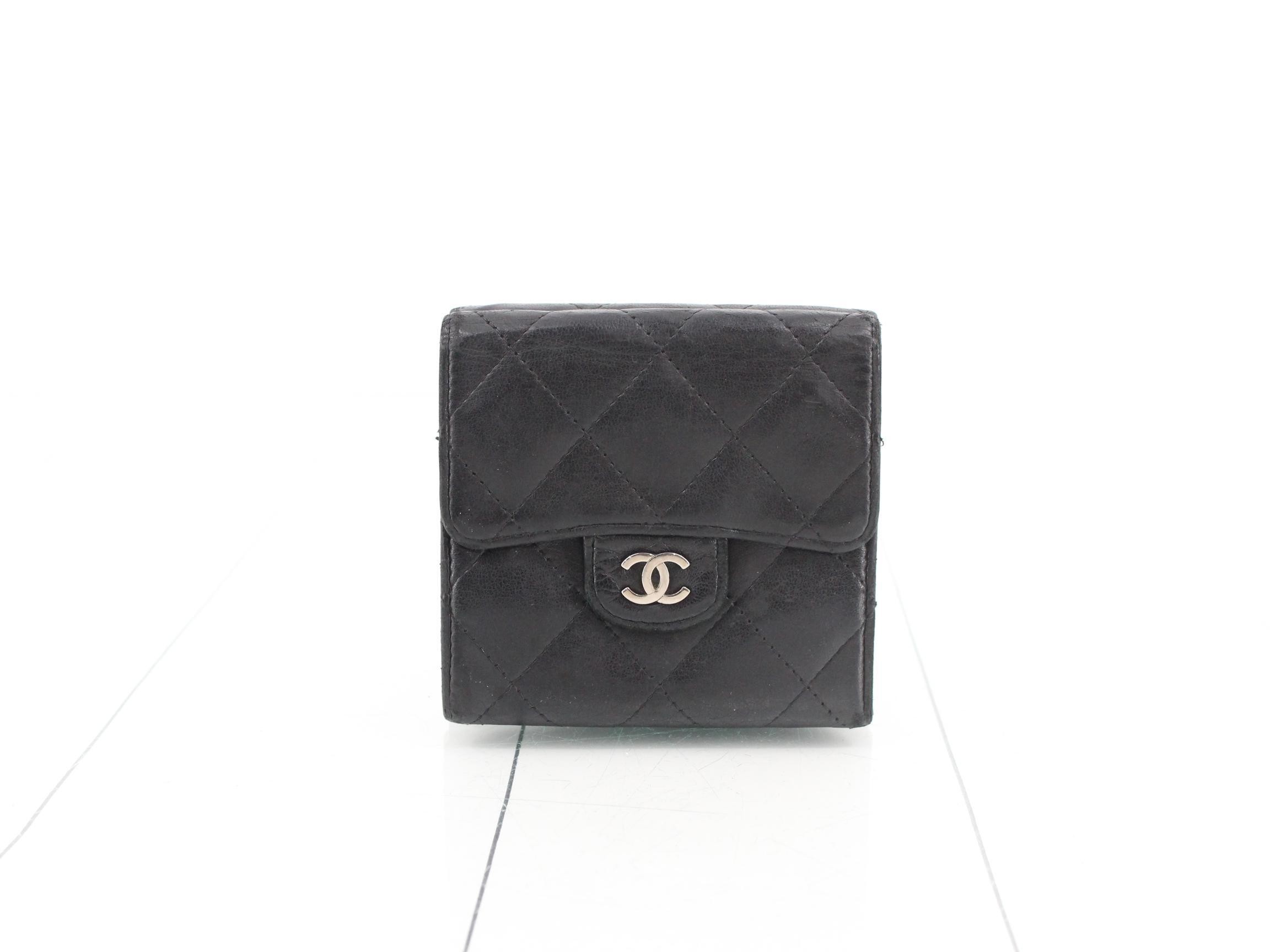 Matelassé Lambskin Folding Wallet with Seal — view 2