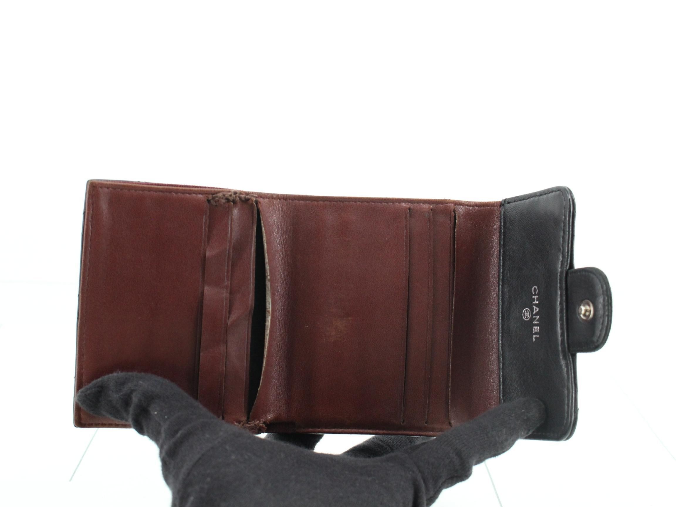 Matelassé Lambskin Folding Wallet with Seal — view 4