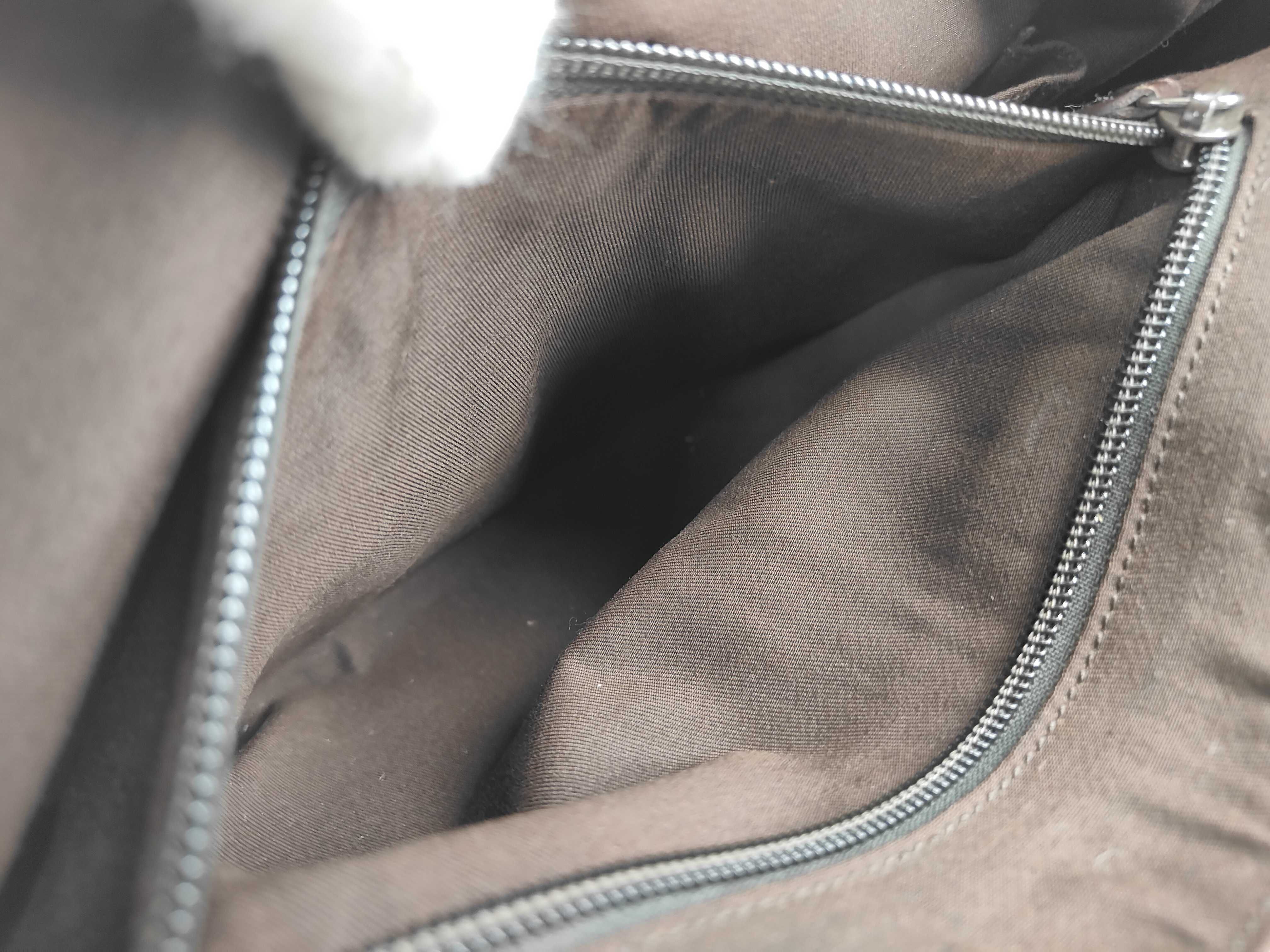 GG Canvas Shoulder Bag — view 14