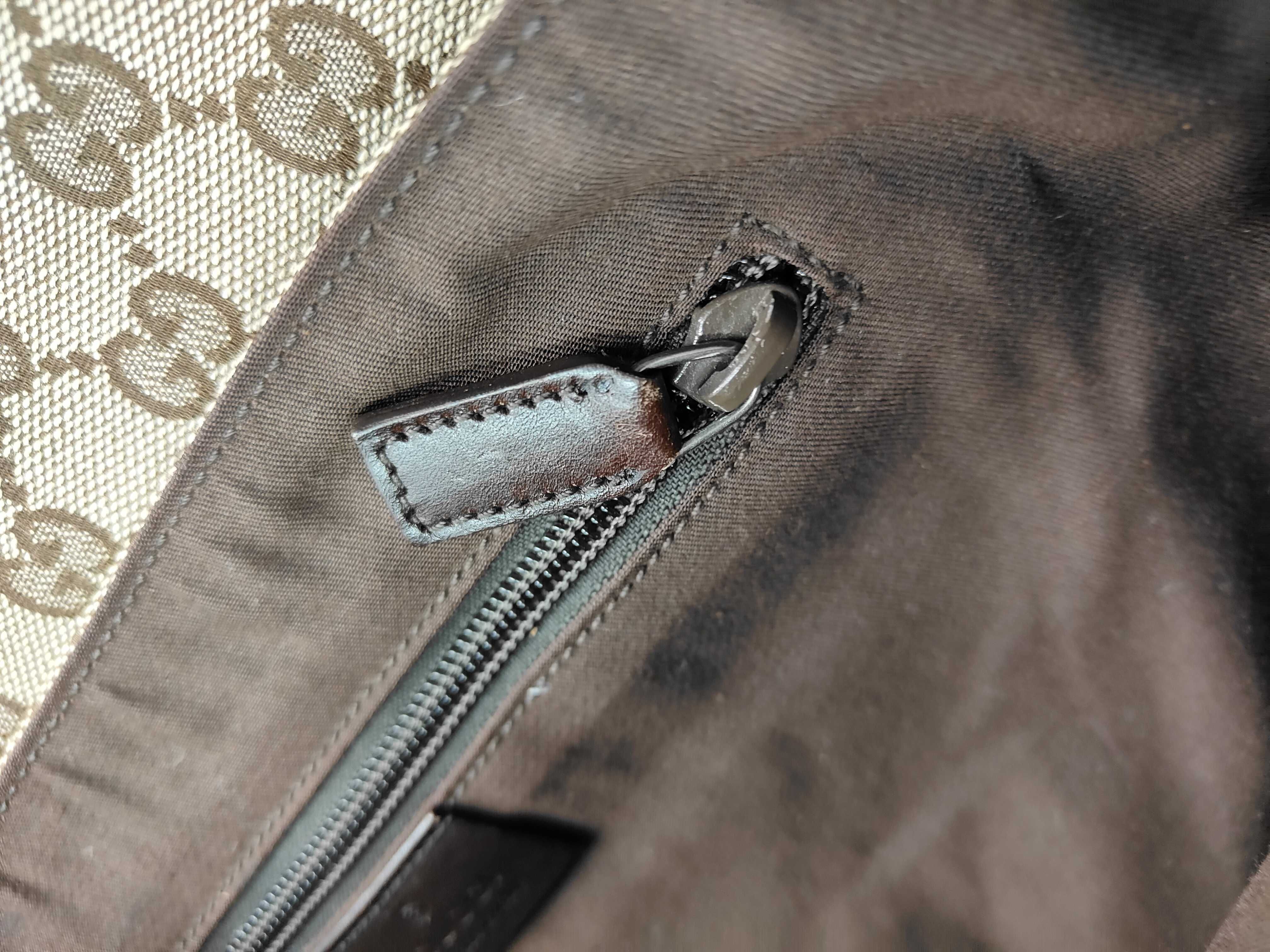 GG Canvas Shoulder Bag — view 15