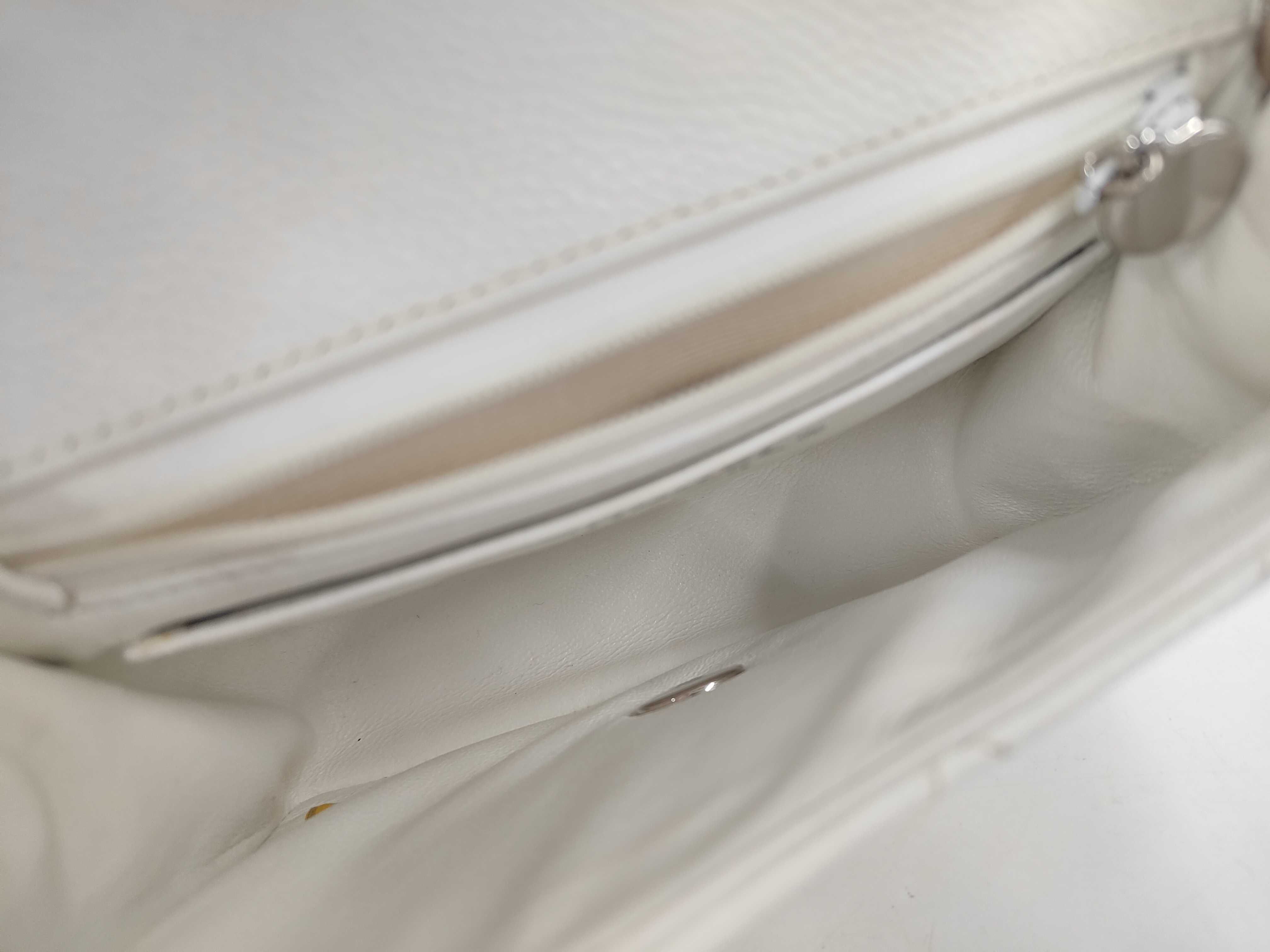 Mini Matelassé Caviar Skin White Shoulder Bag (Serial Number 10s) - Card and Seal Included — view 8