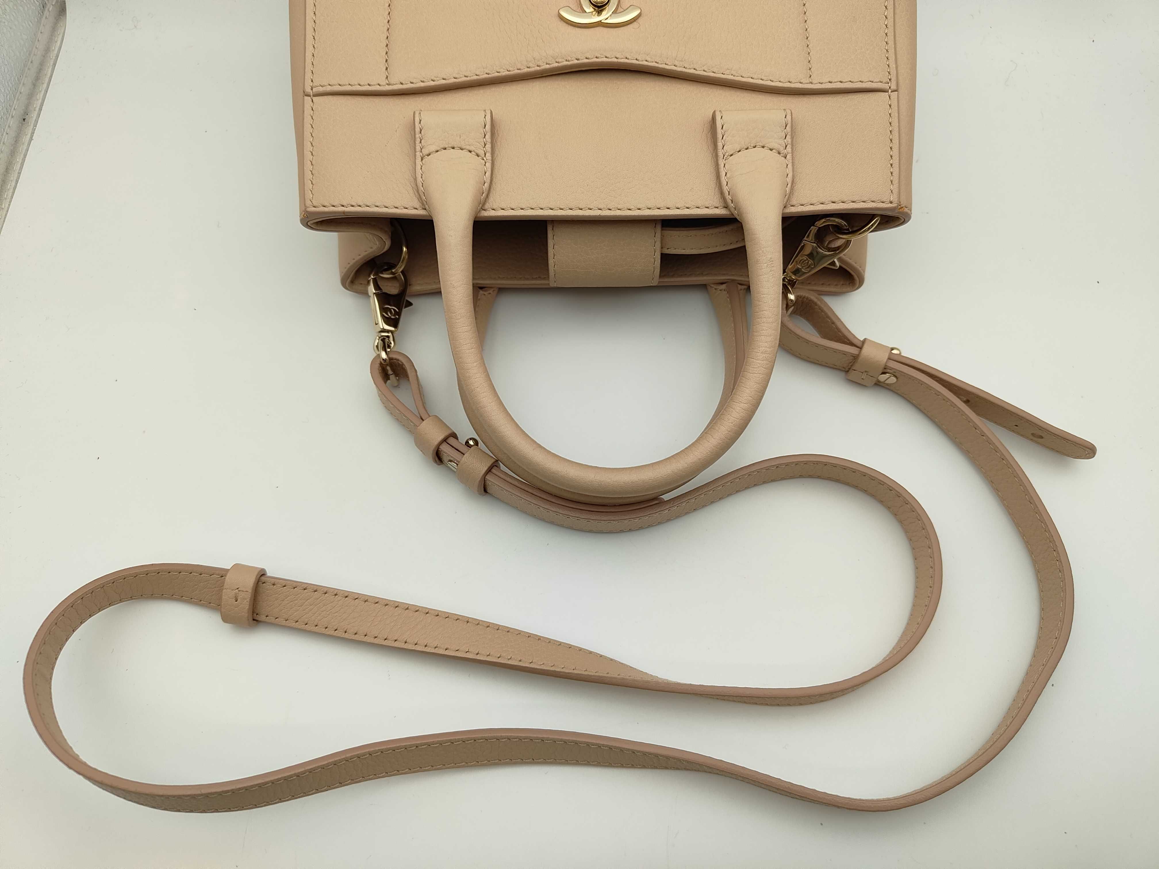 Neo Executive Caviar Skin Shoulder Bag, A69929, Gold Hardware, Series 23 — view 3