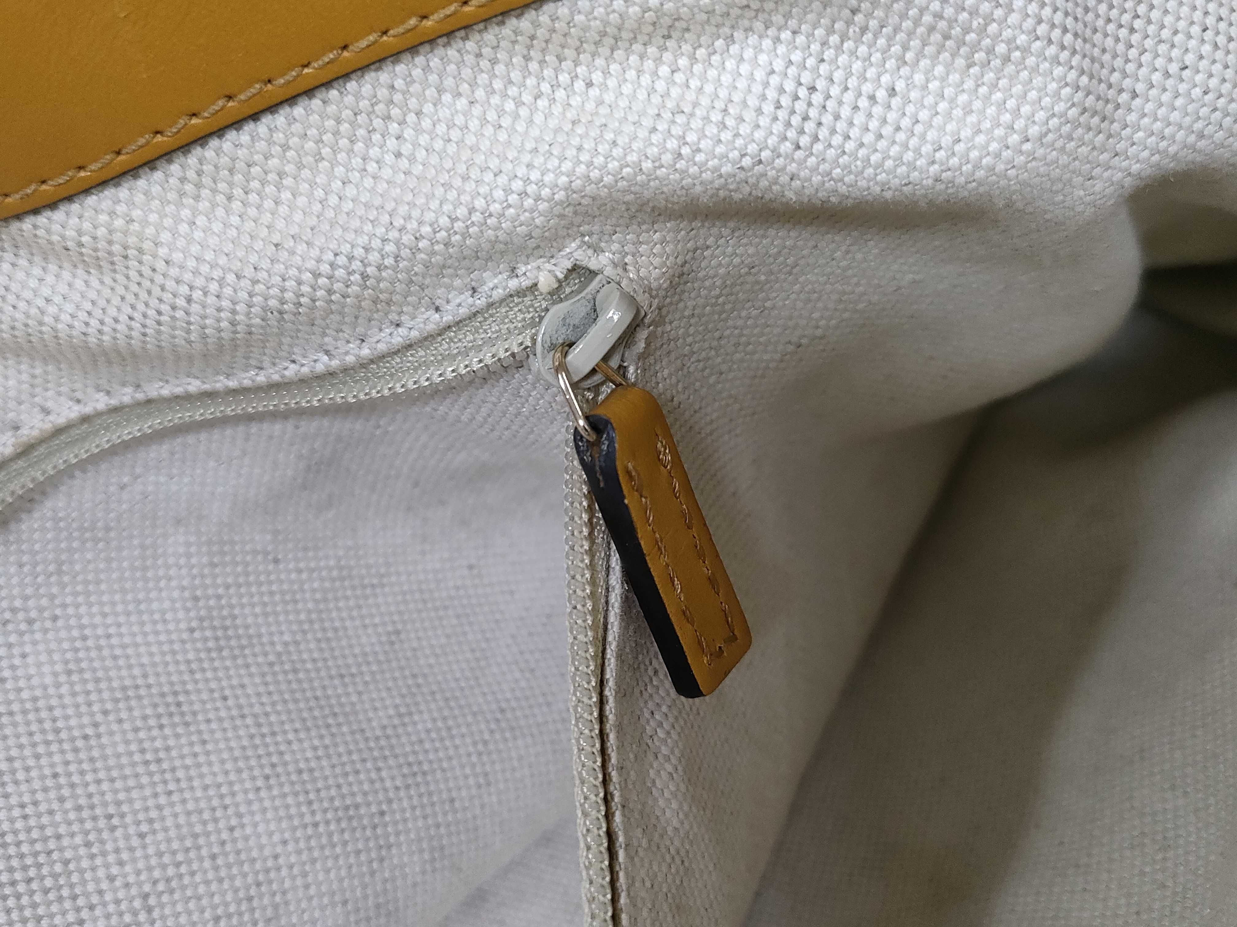 GG Canvas Tote Bag, GG Canvas Handbag — view 15