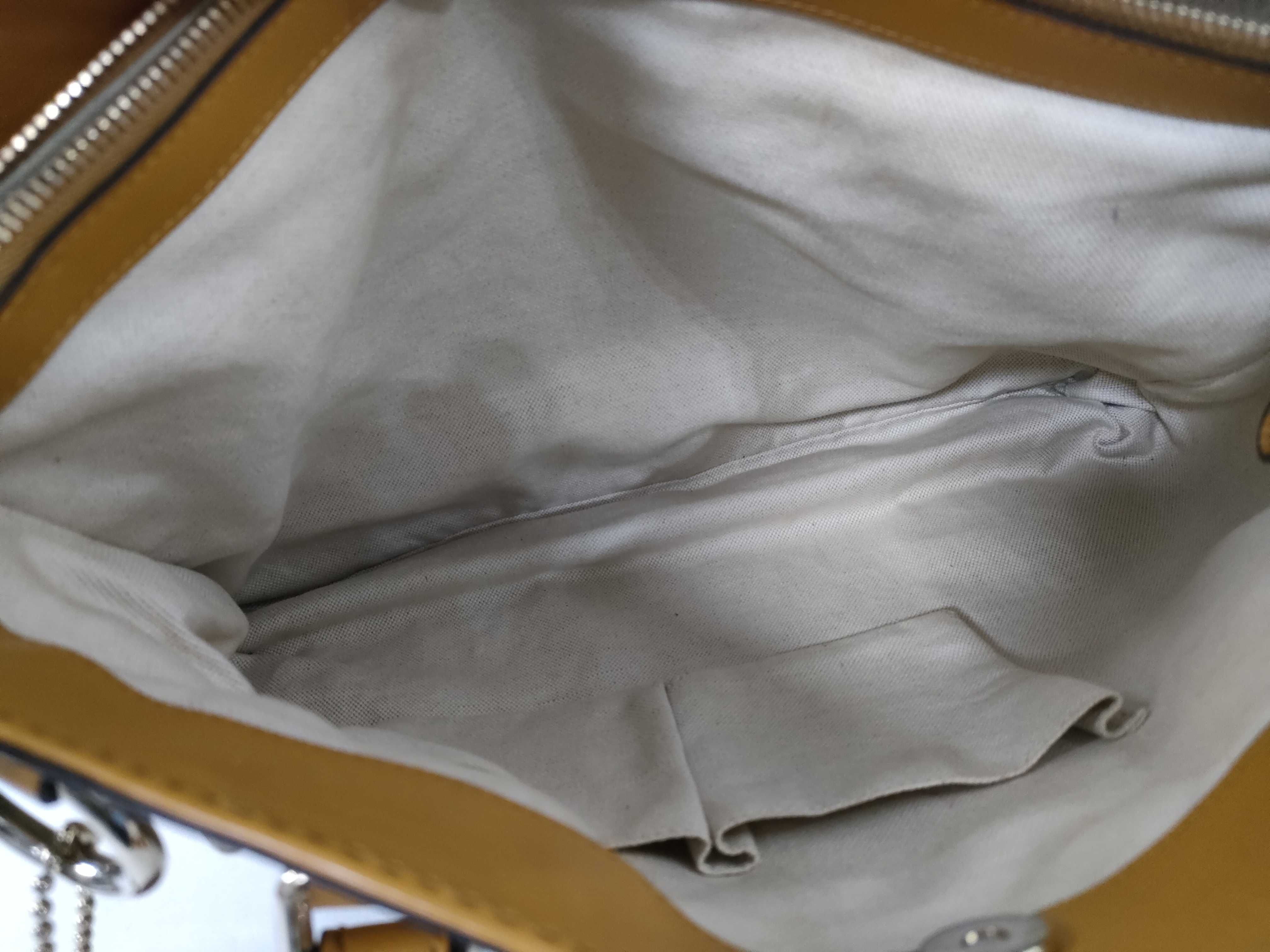 GG Canvas Tote Bag, GG Canvas Handbag — view 9