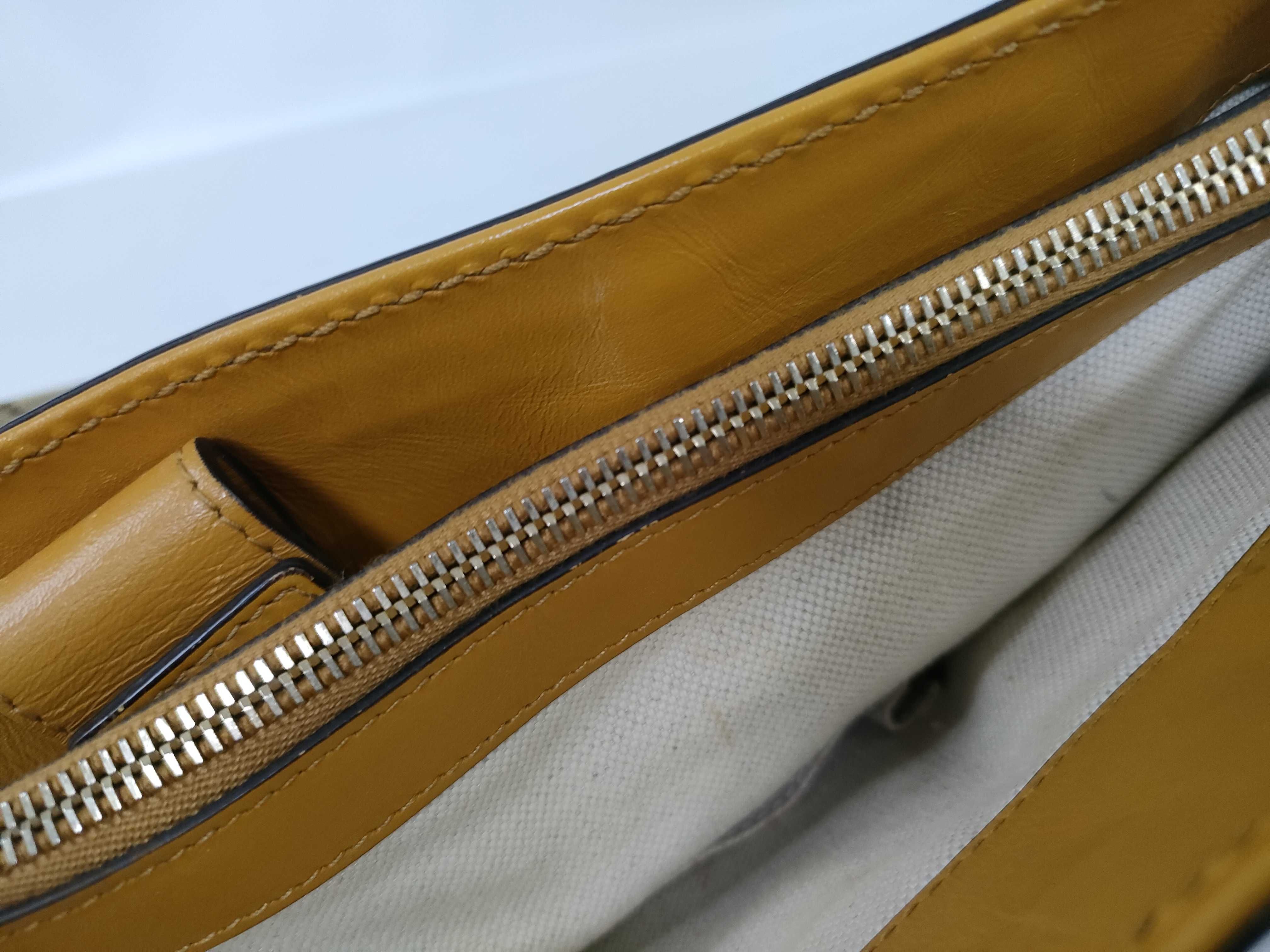 GG Canvas Tote Bag, GG Canvas Handbag — view 10