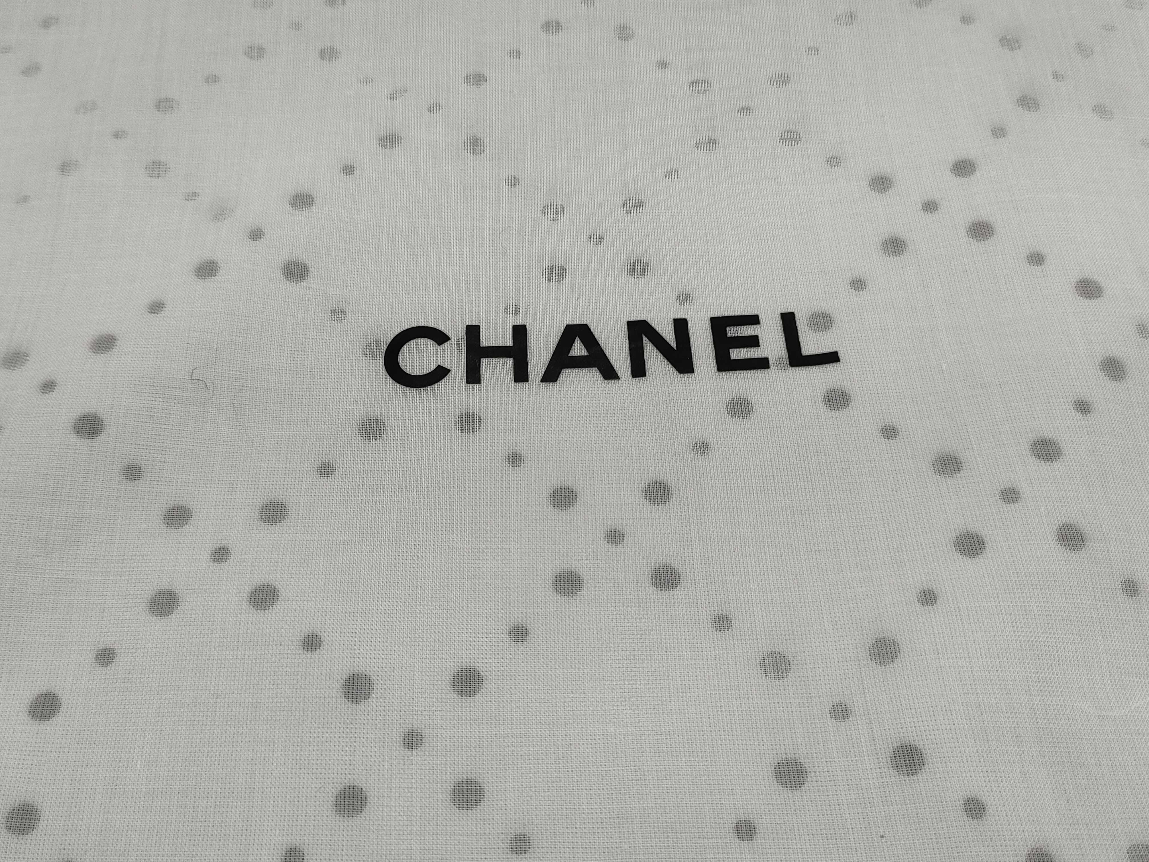 White Dust Bag *9 Other Accessories — view 2