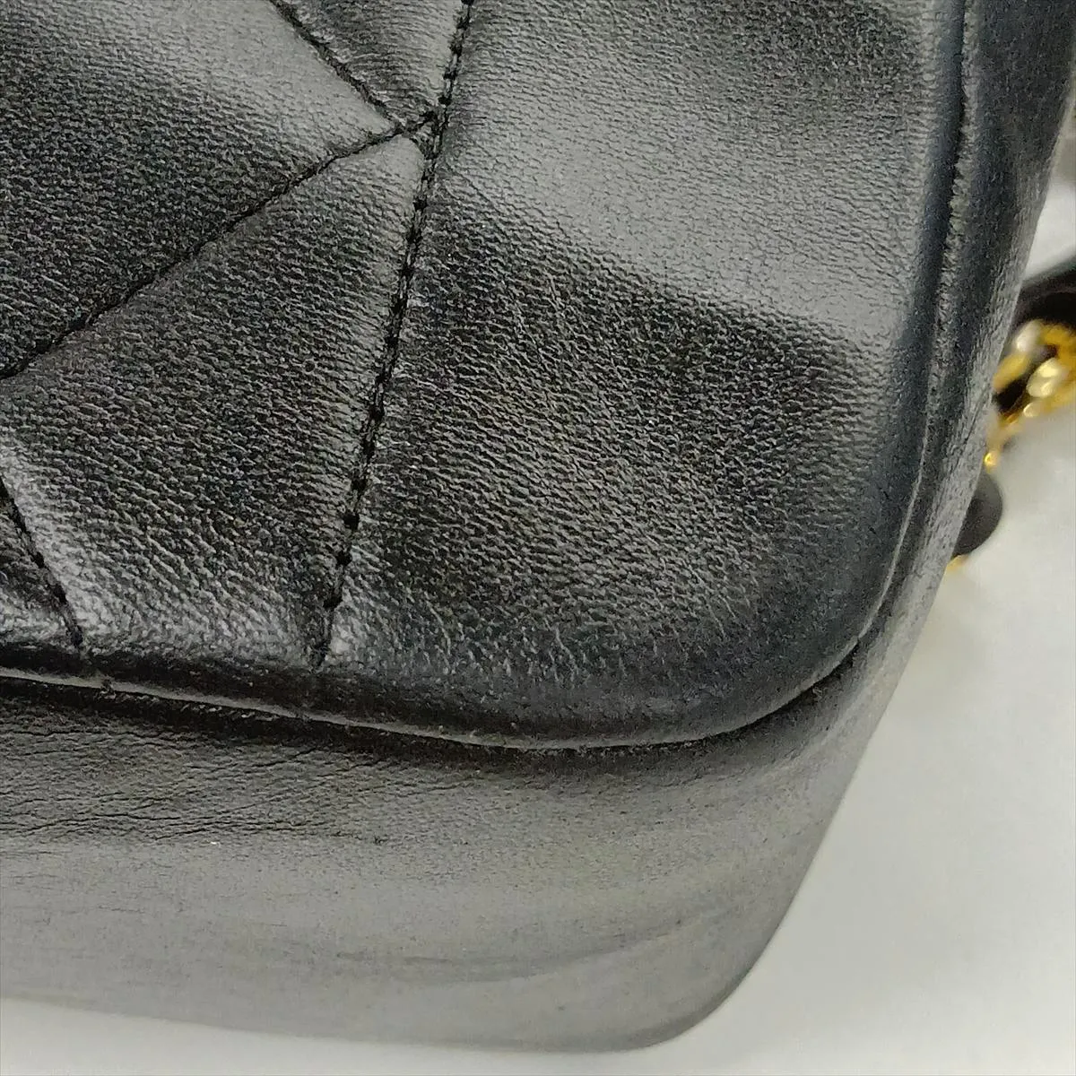 Matelassé Lambskin Single Flap Single Chain Bag Diana Flap Black Gold Hardware — view 11