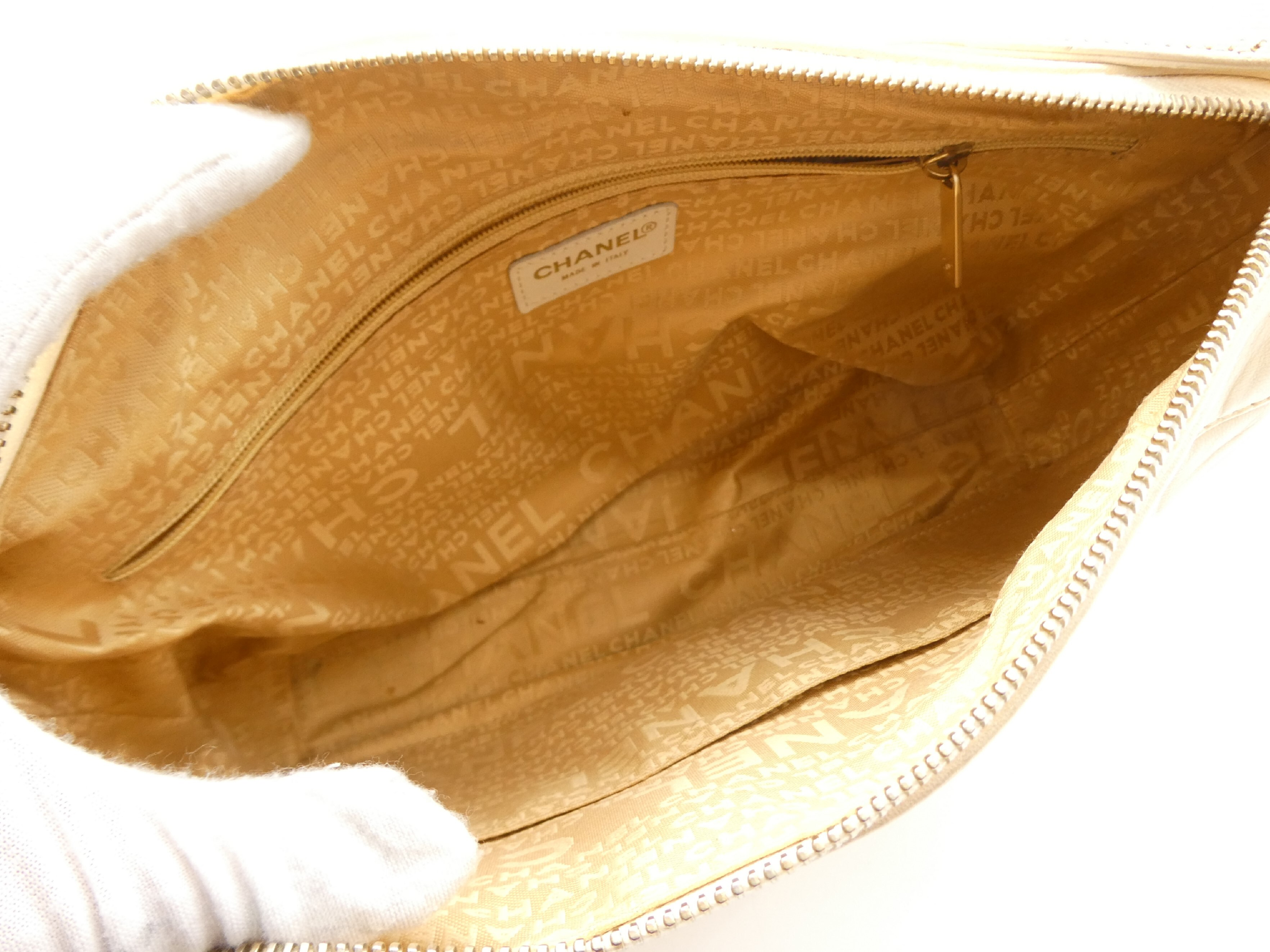 Chocolate Bar Coco Mark Shoulder Bag — view 7