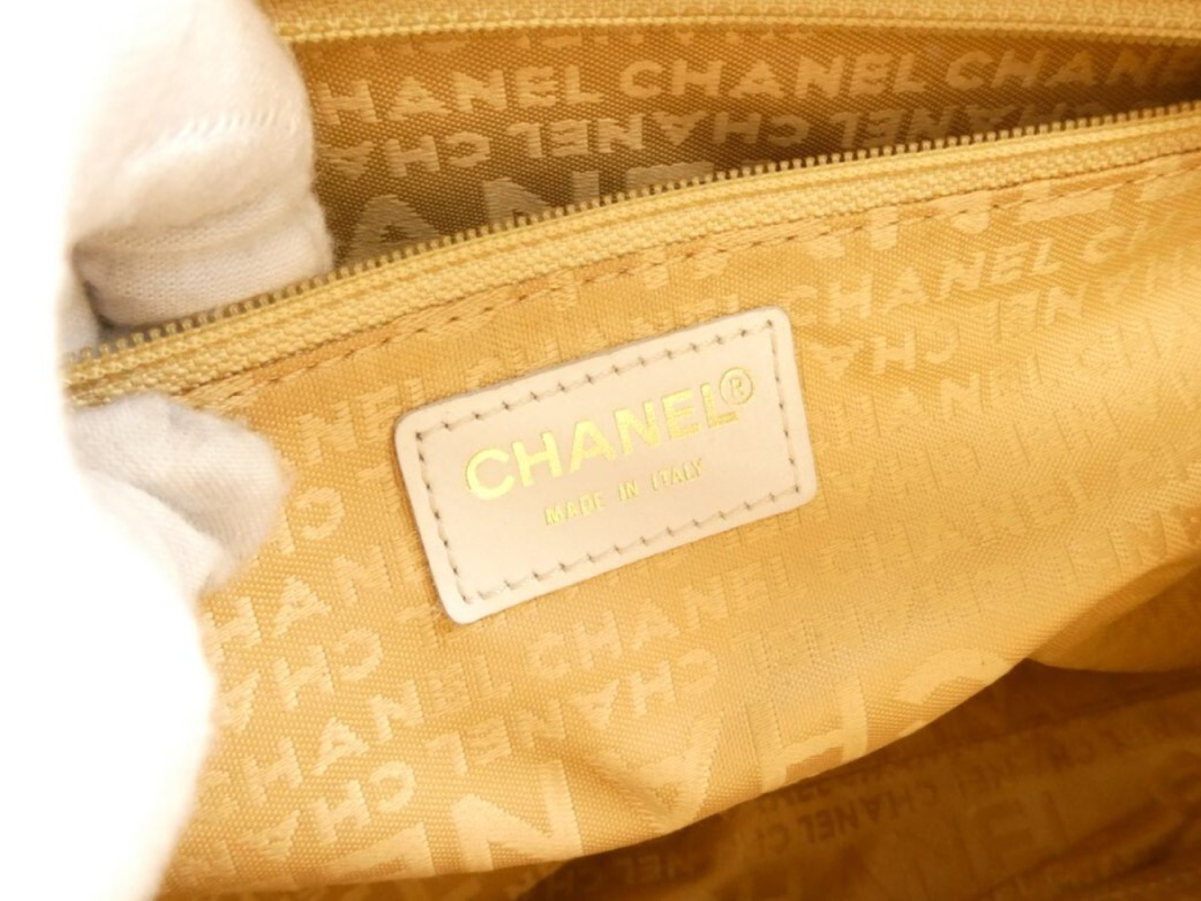 Chocolate Bar Coco Mark Shoulder Bag — view 8