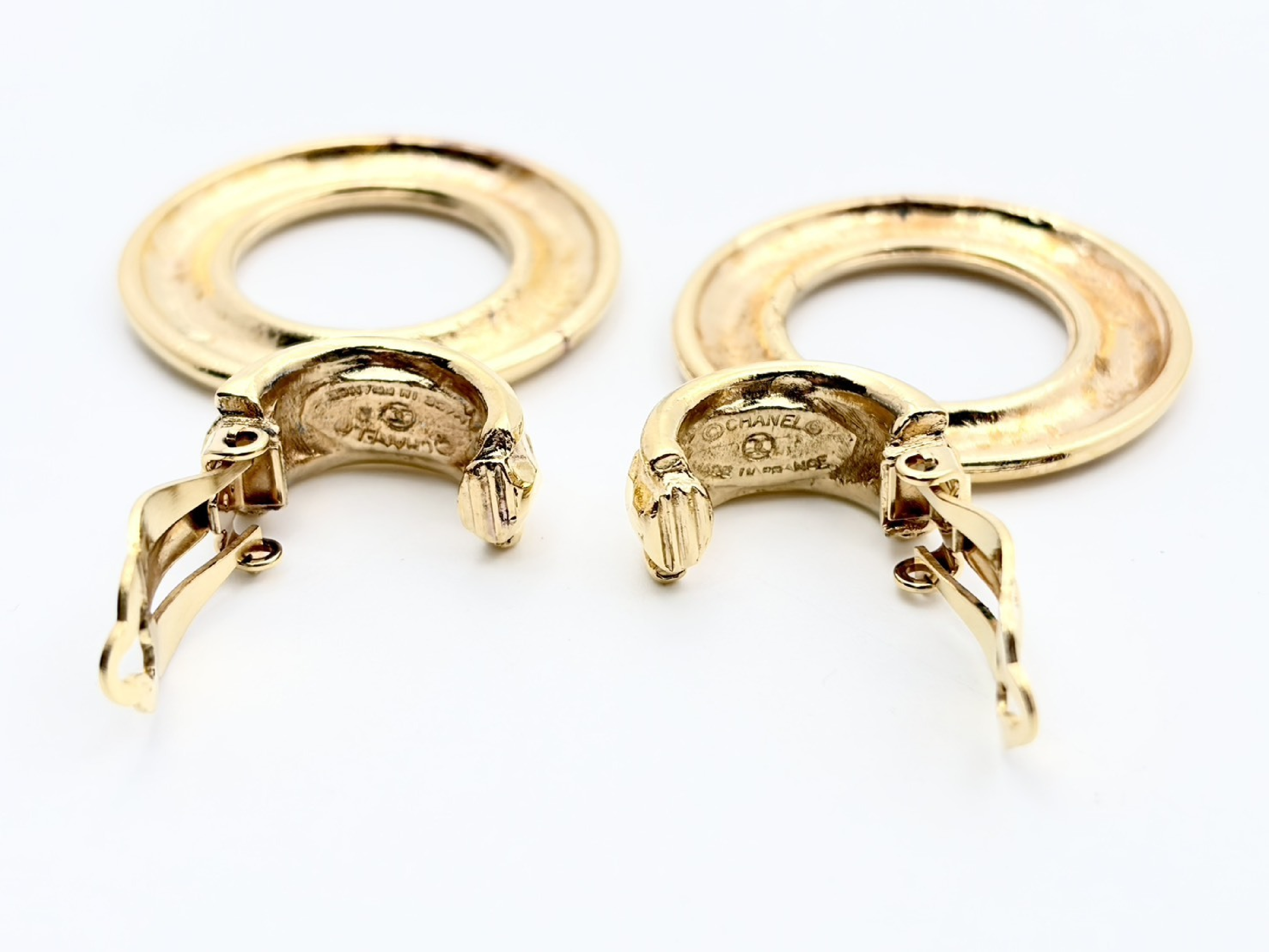Round Circle Hoop Earrings (with comments) — view 4