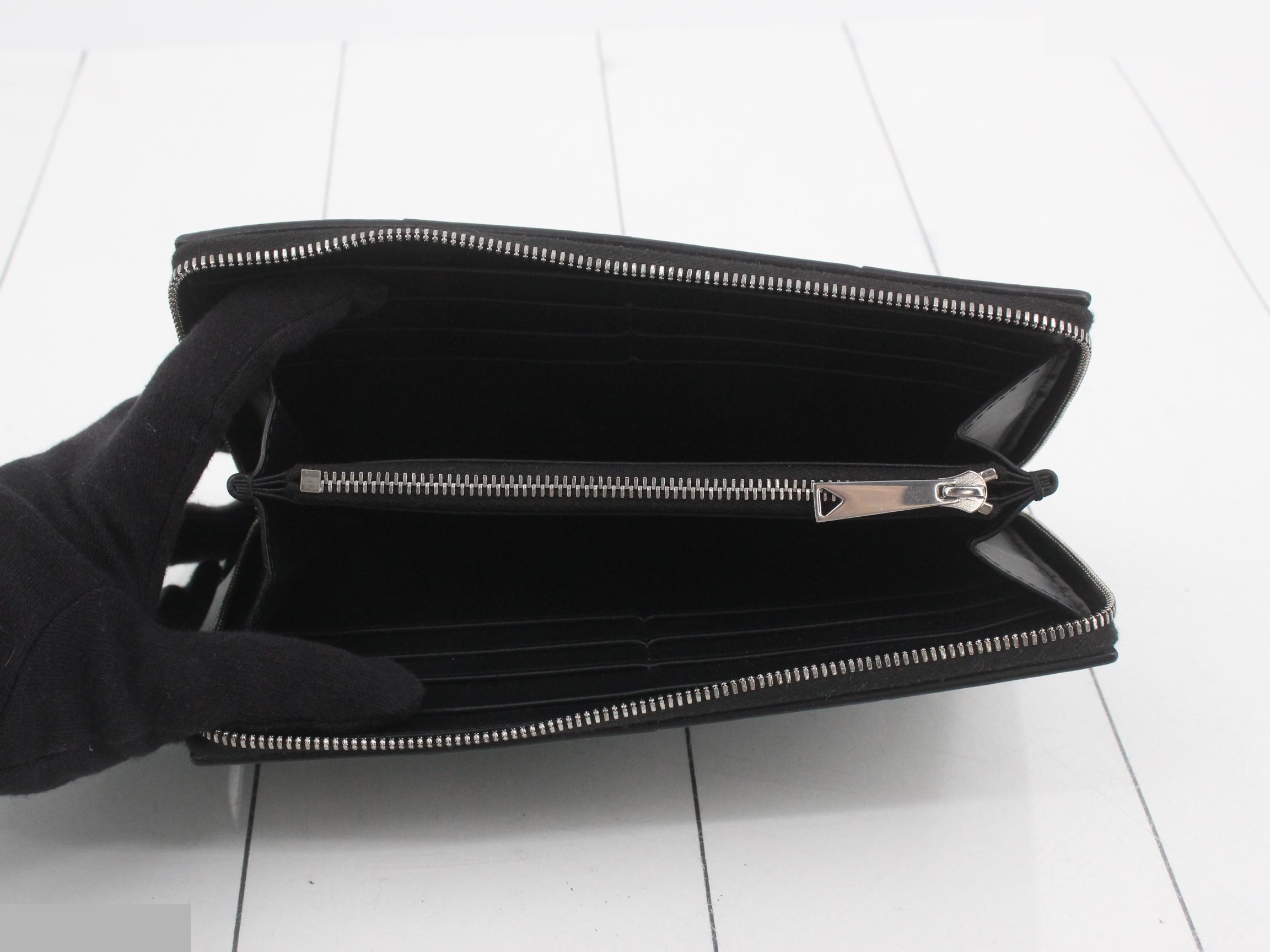 Maxi Intrecciato Cassette Zip Wallet, Black — view 4