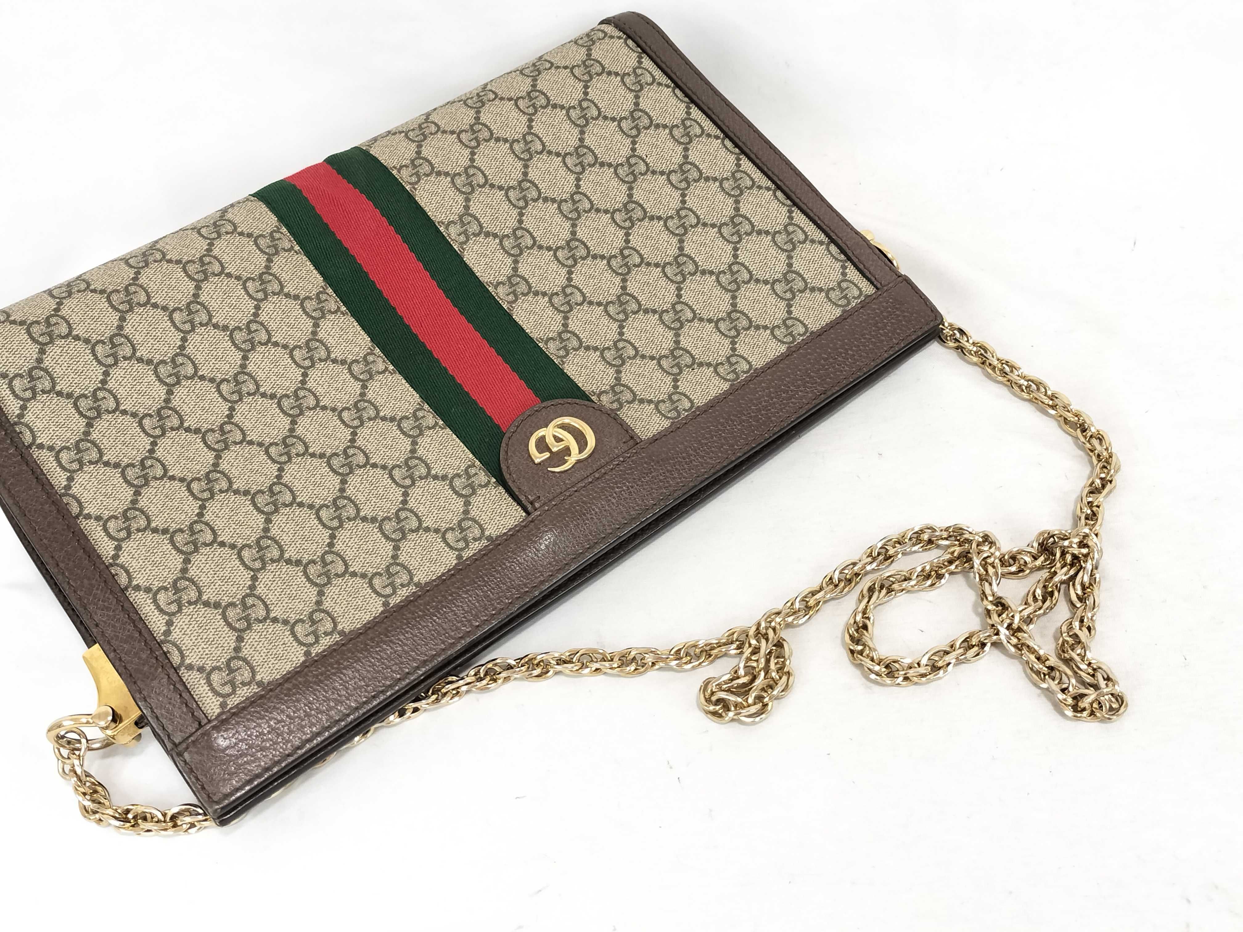 GG Supreme Chain Shoulder Bag — view 3