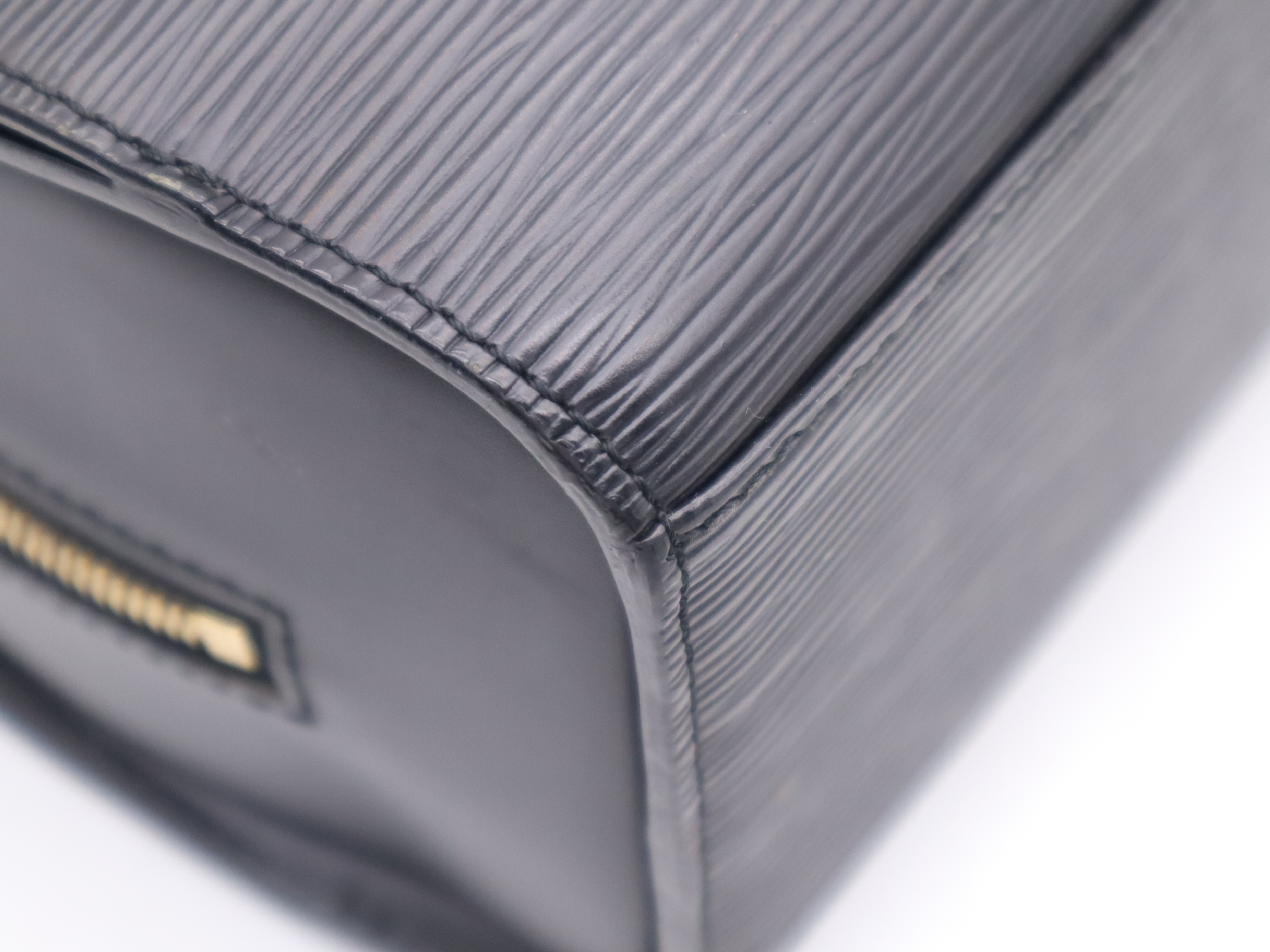M52052 Epi Pont Neuf Noir Handbag — view 9