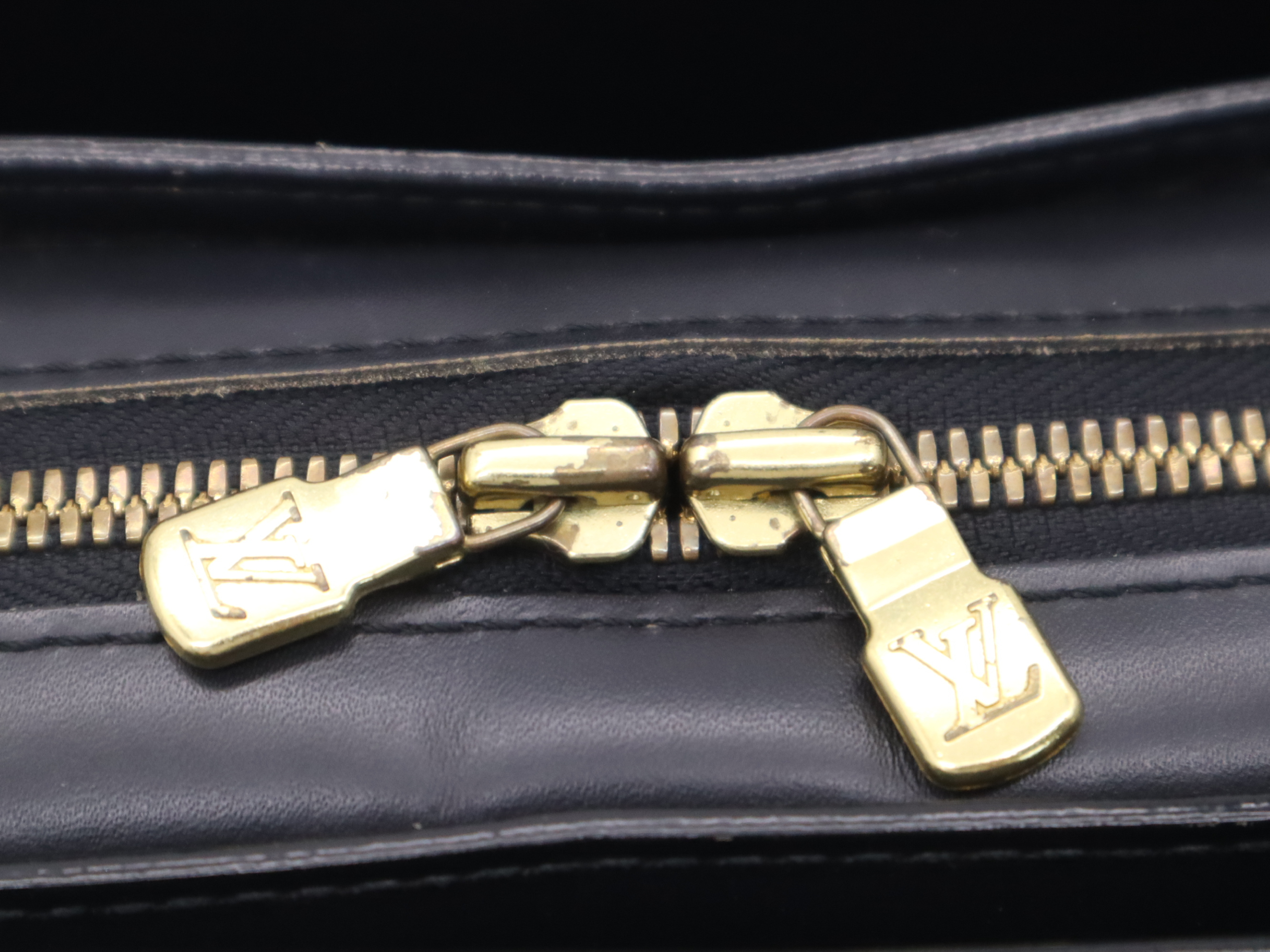 M52052 Epi Pont Neuf Noir Handbag — view 10