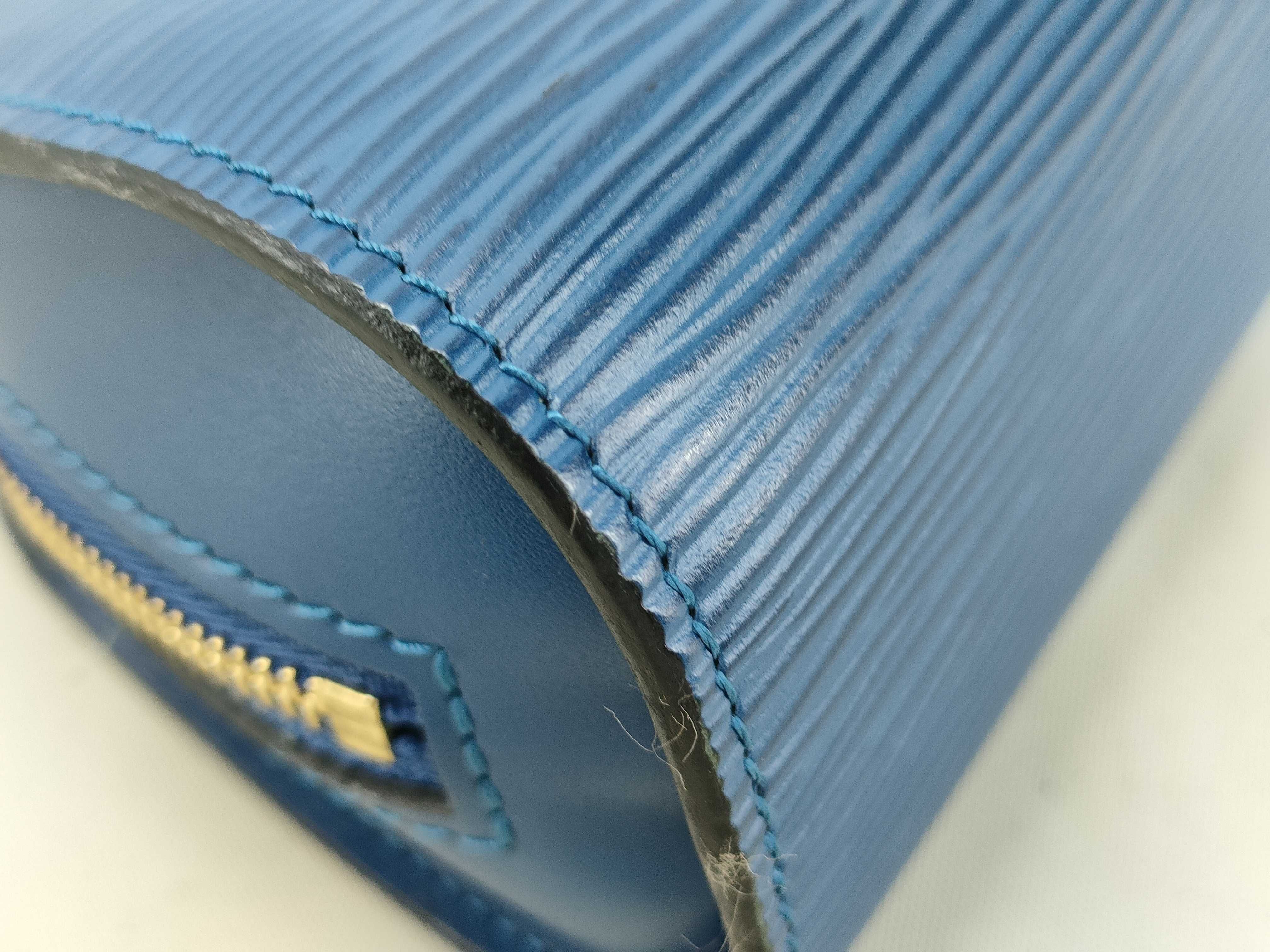 Epi Dauphine Pouch M48445 SP0937 (with dust bag) — view 4