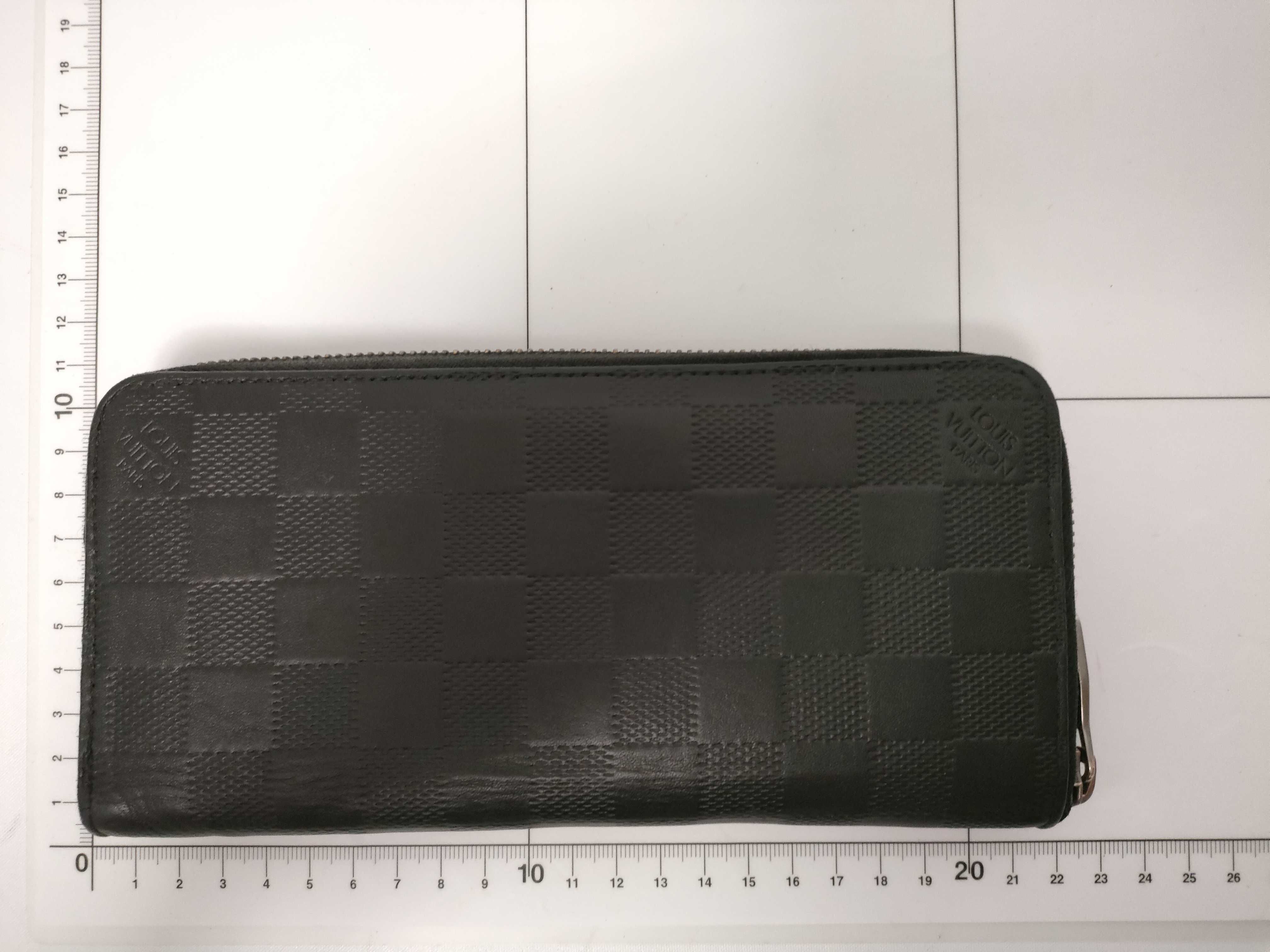 Damier Graphite Leather Round Long Wallet, Black, with Serial Number and Box. — view 13